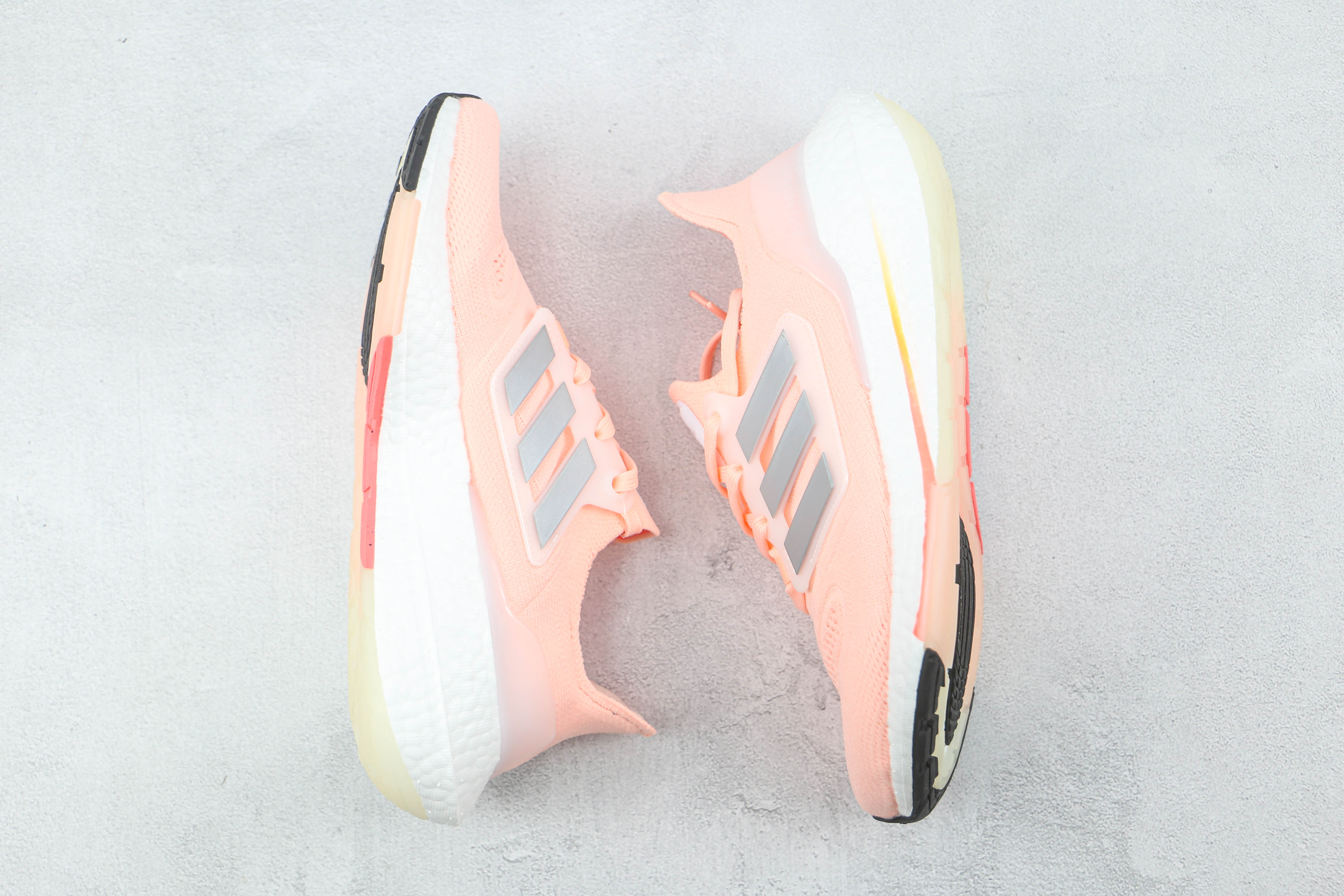 Adidas Ultra Boost 2022 Pink