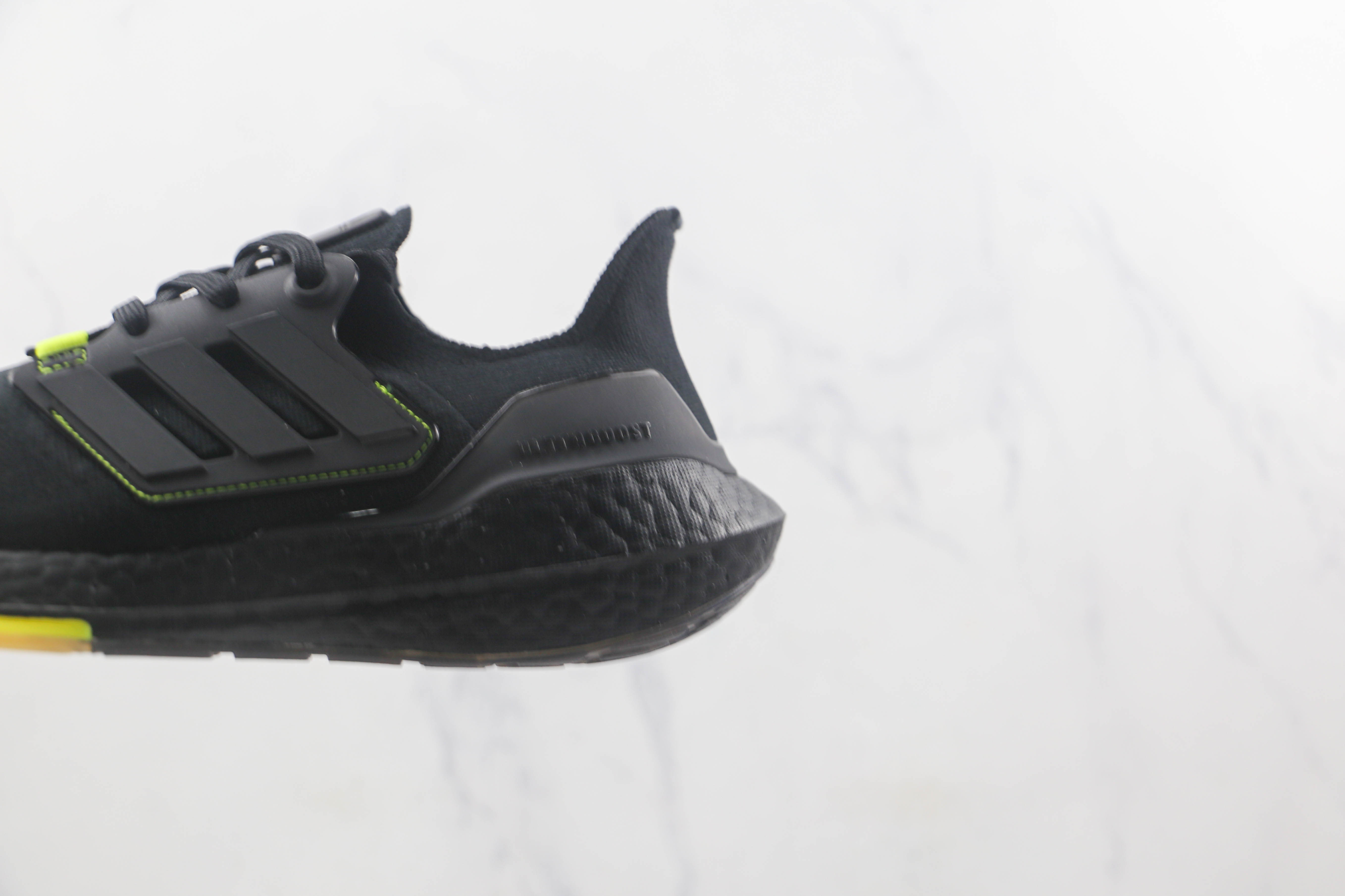 Adidas Ultra Boost 2022 Black Solar Yellow
