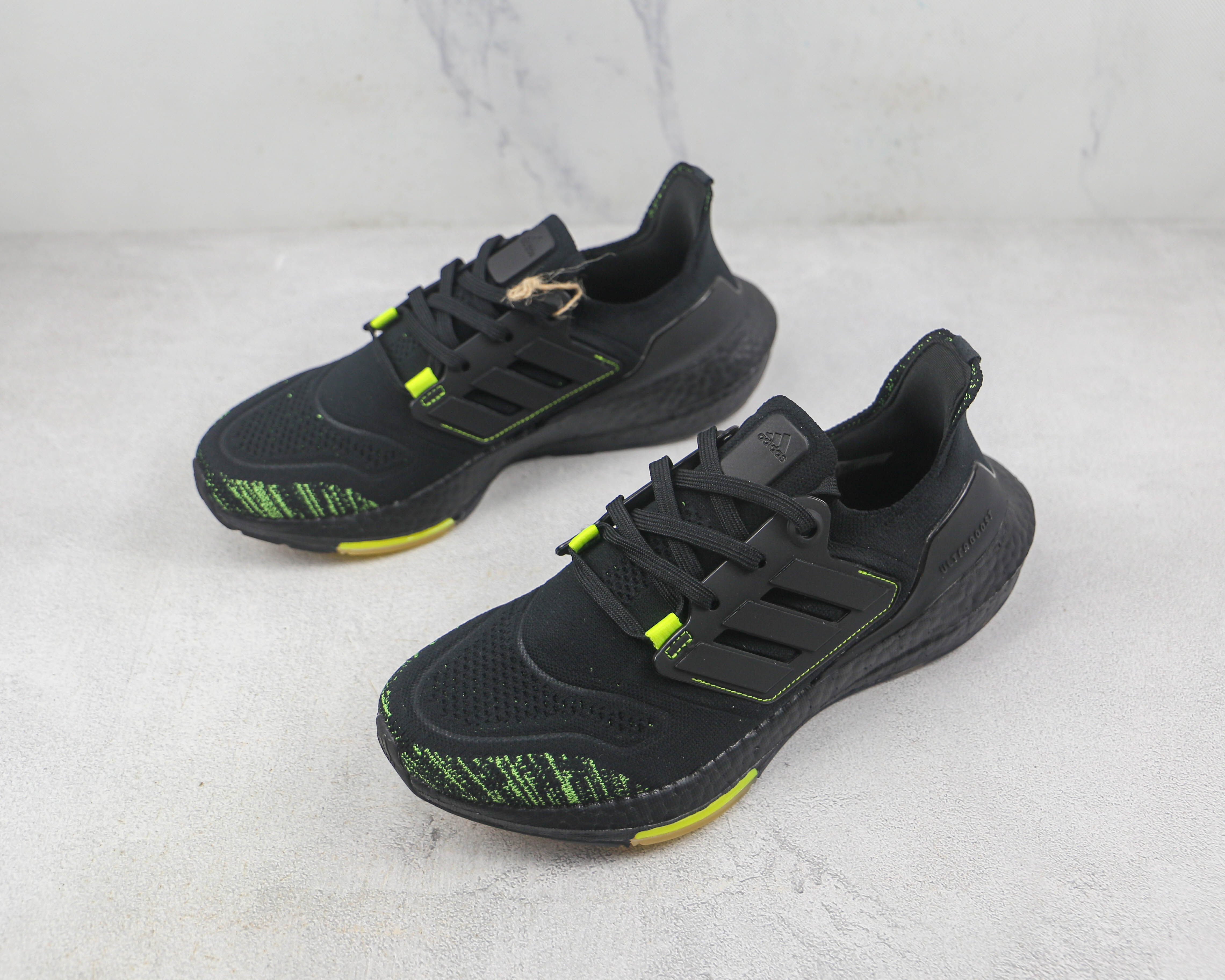 Adidas Ultra Boost 2022 Black Solar Yellow