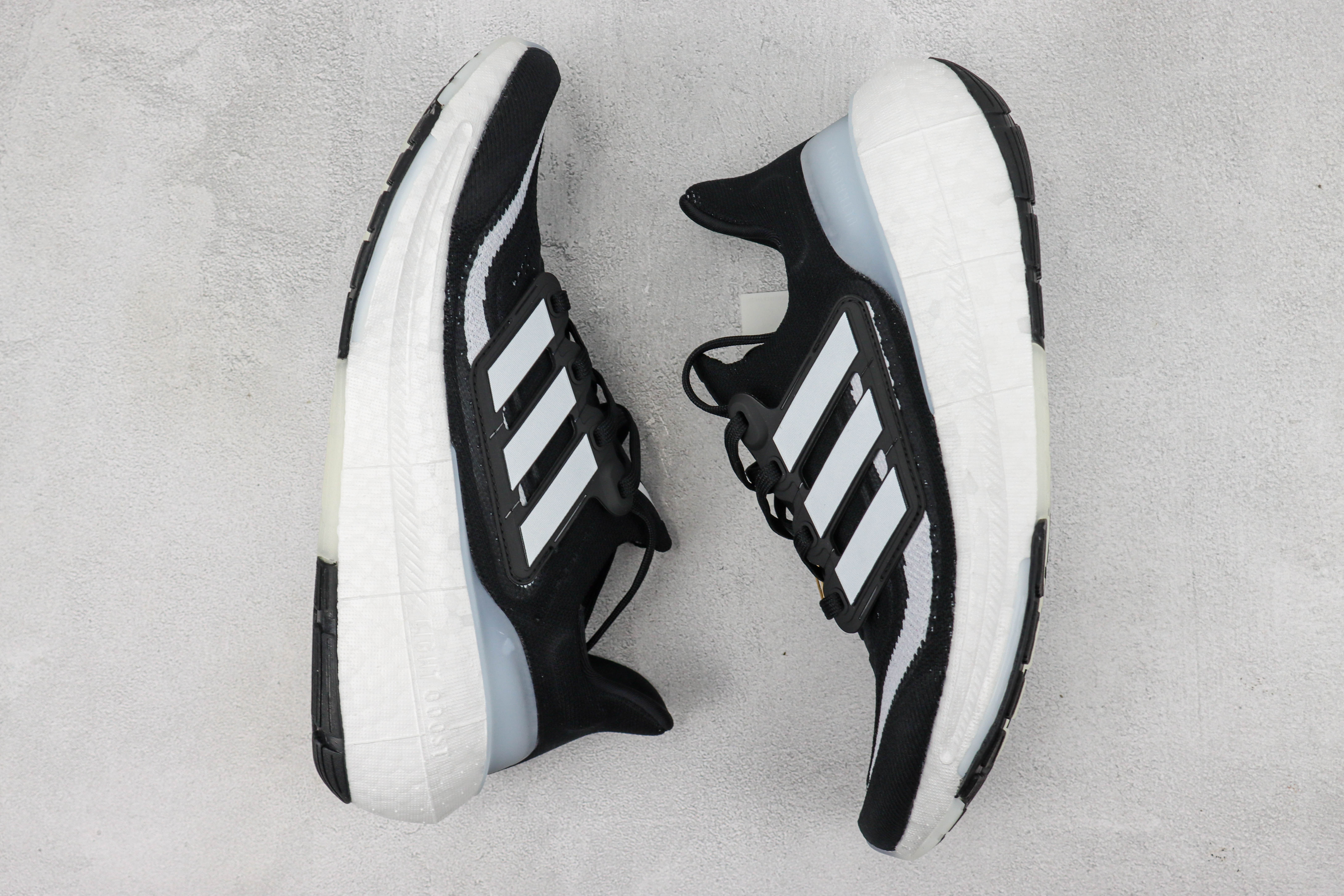 Adidas Ultra Boost 2023 LIGHT Black And White