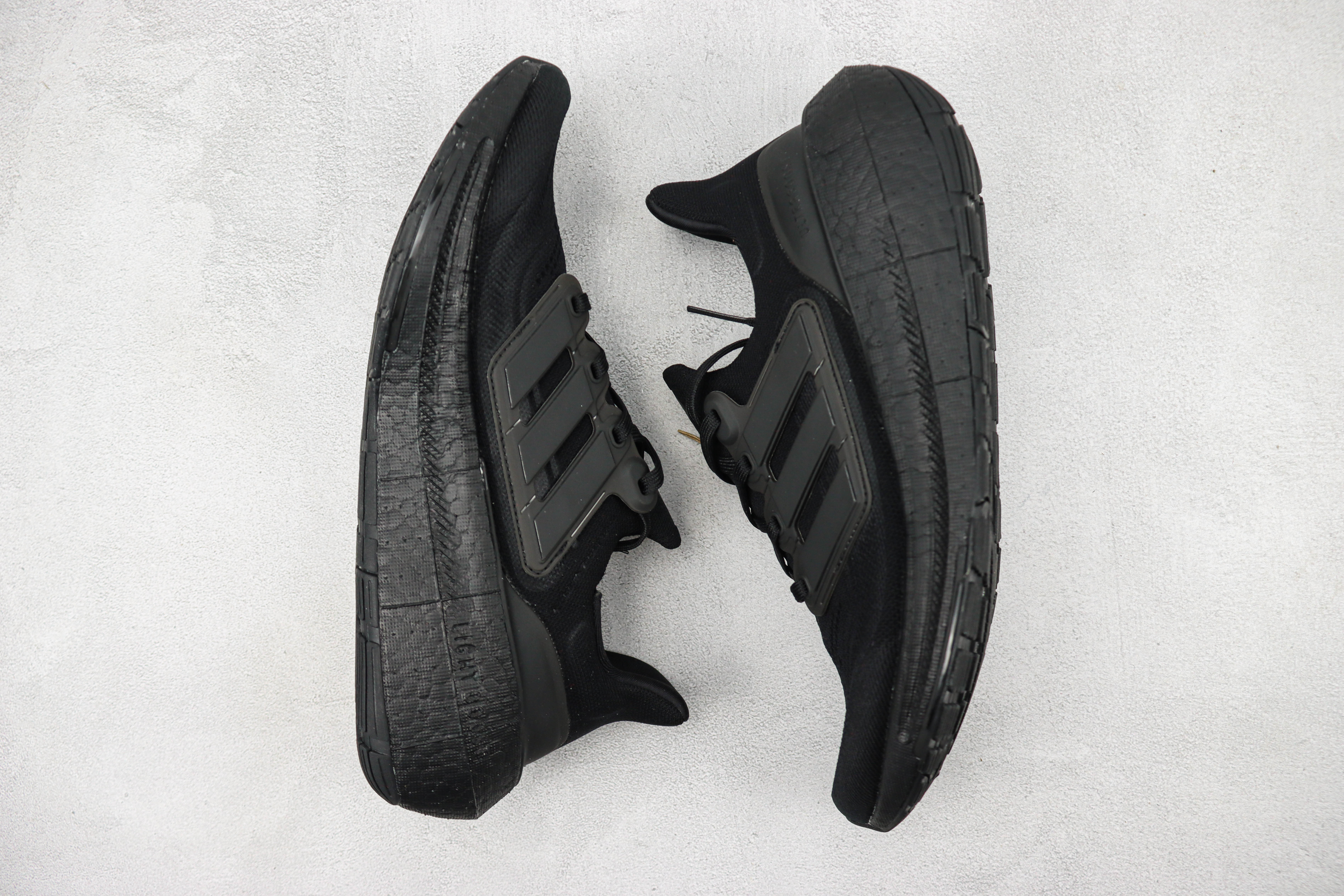 Adidas Ultra Boost 2023 LIGHT Black And White 