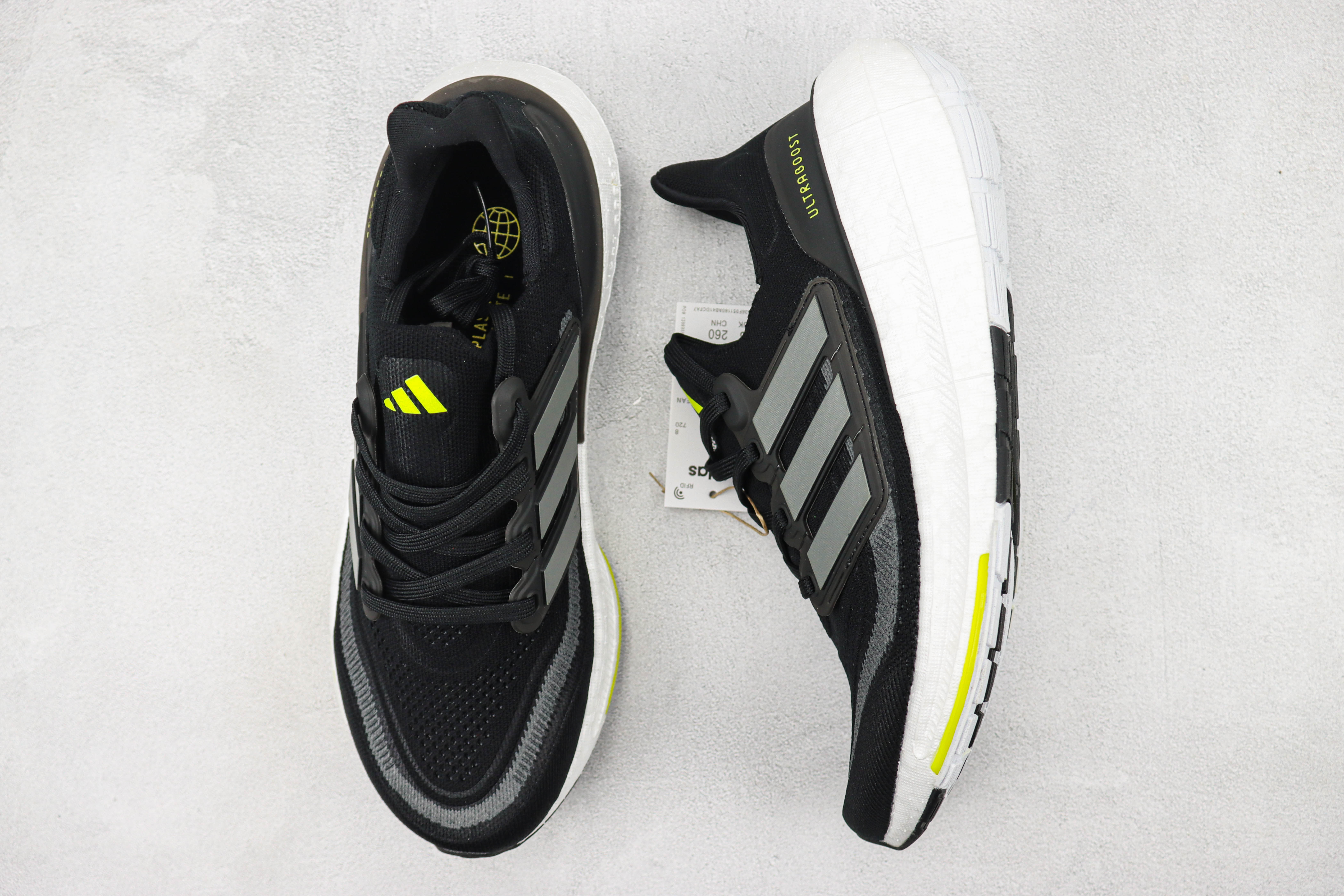 Adidas Ultra Boost 2023 LIGHT Black And White