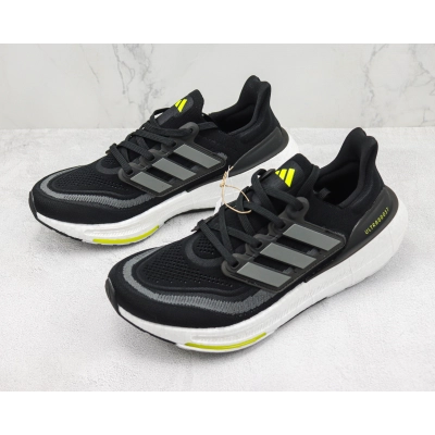 Adidas Ultra Boost 2023 LIGHT Black And White 02