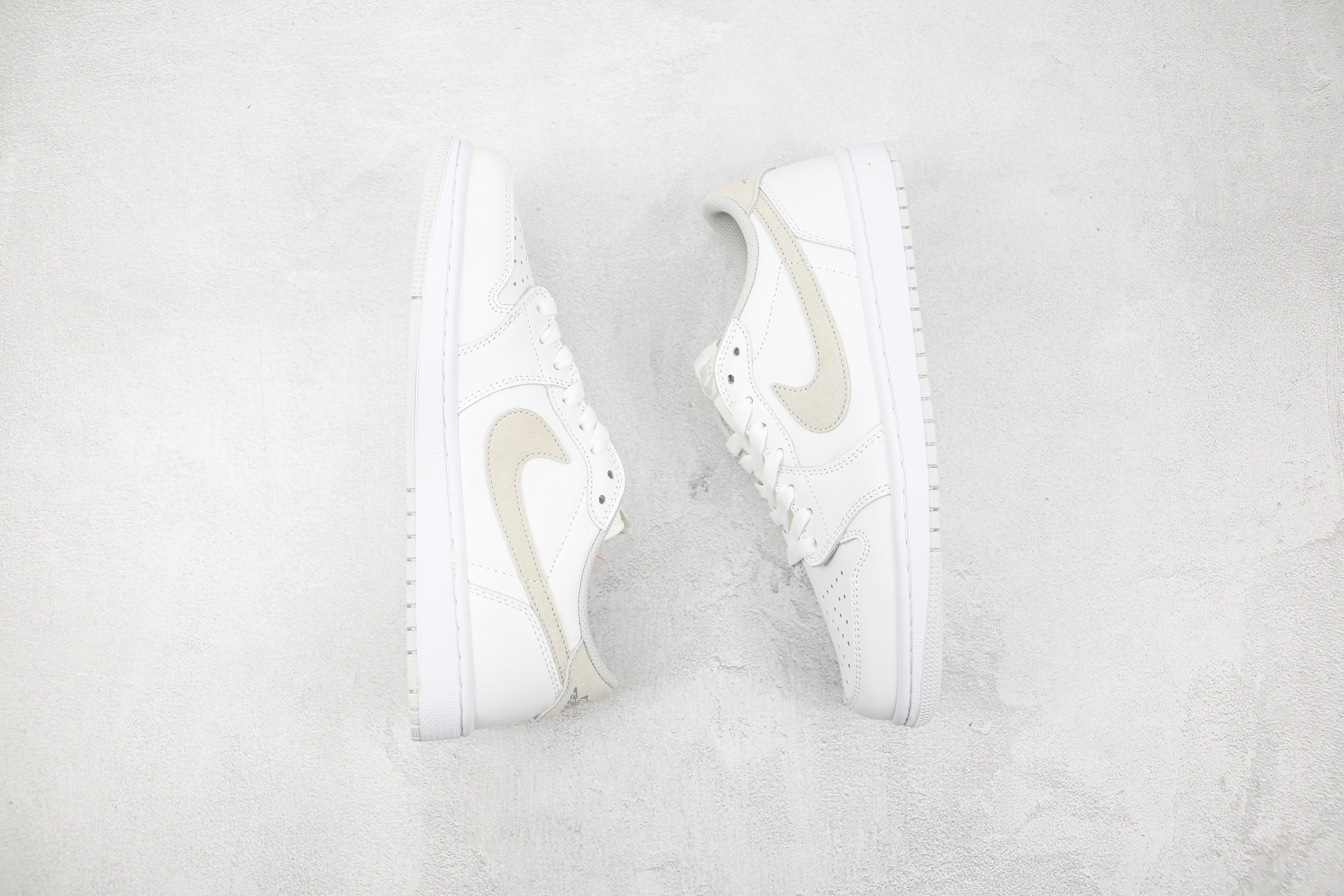 Air Jordan 1 Low OG Neutral Grey