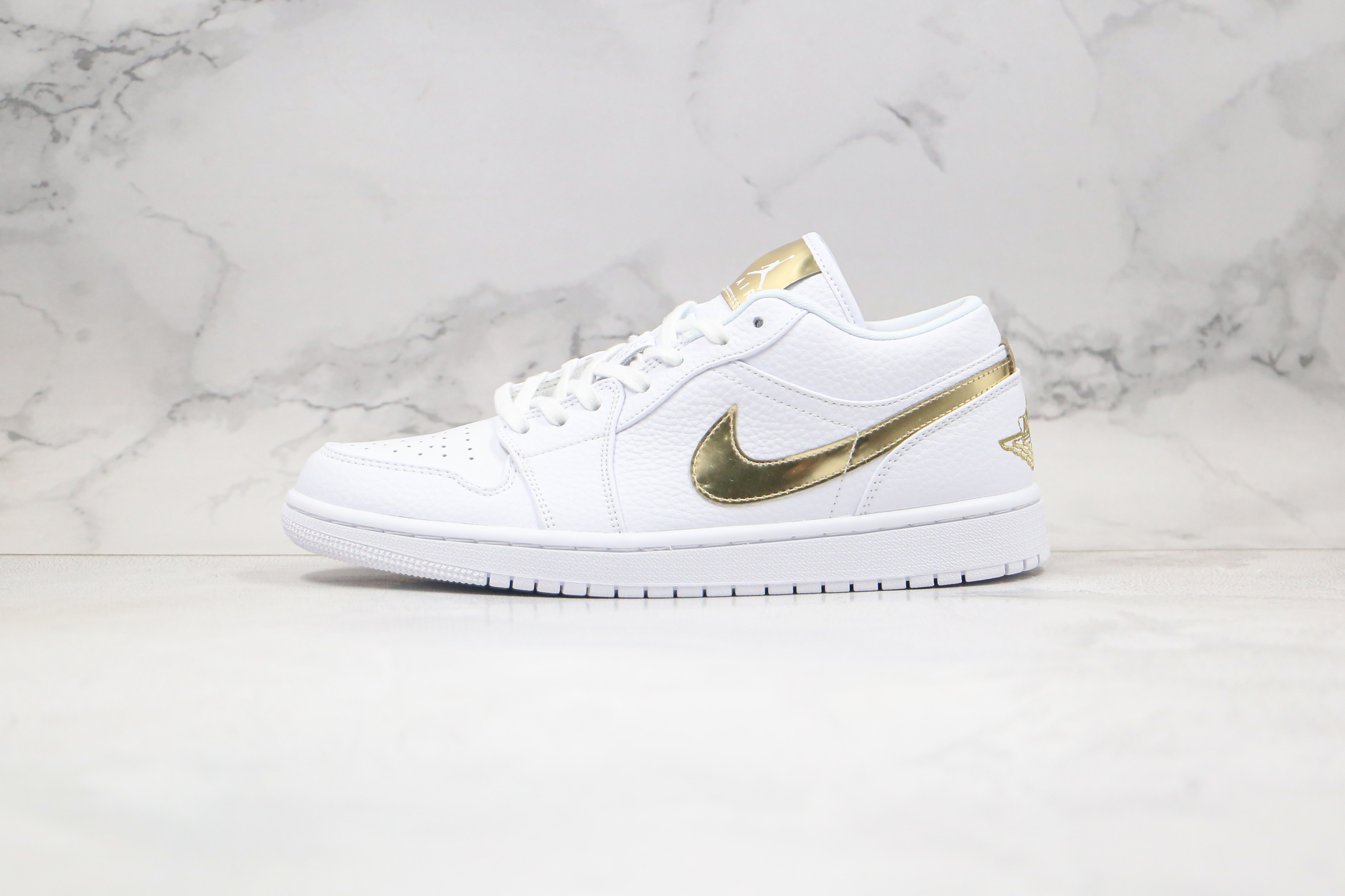 Air Jordan 1 Low White Metallic Gold