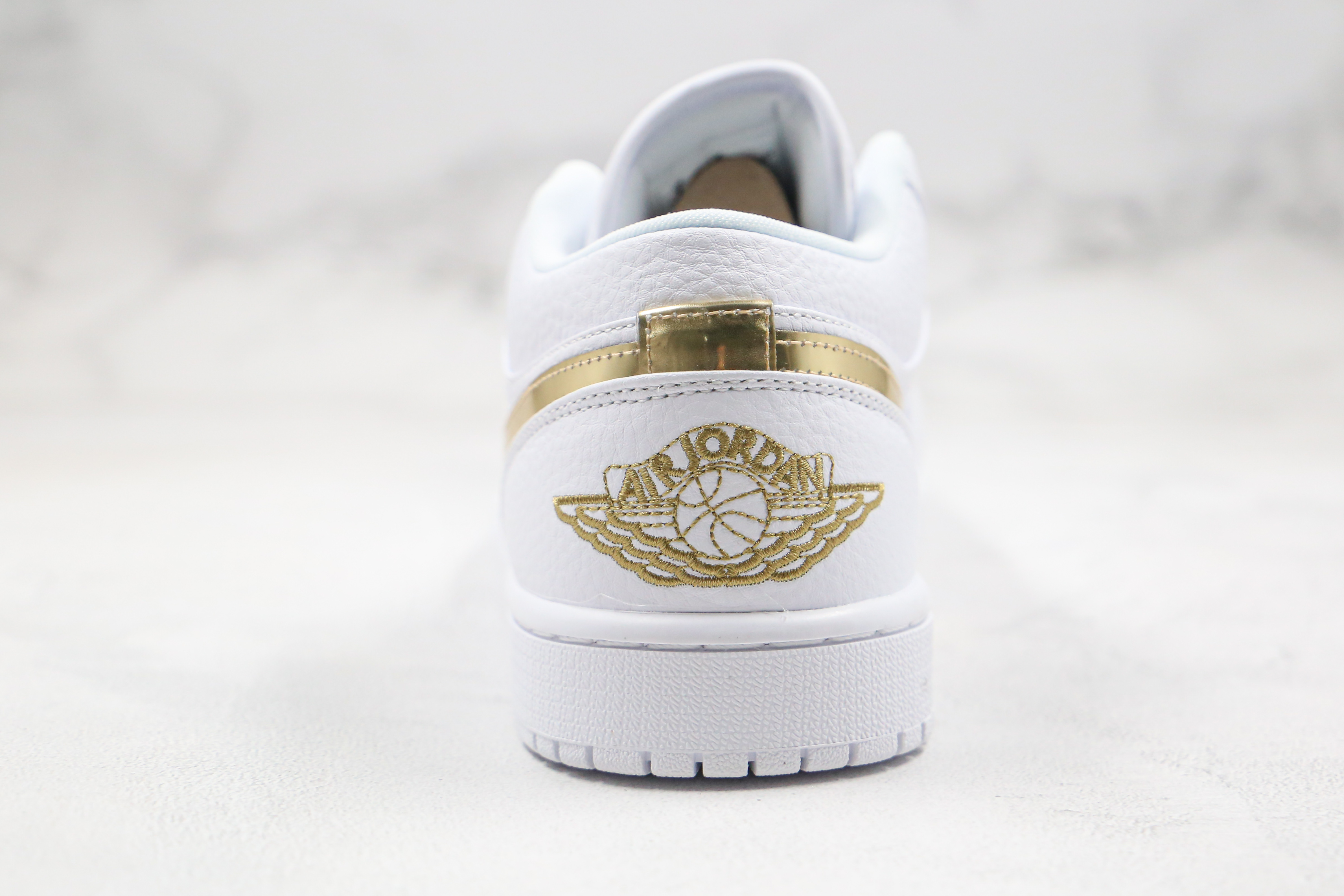 Air Jordan 1 Low White Metallic Gold