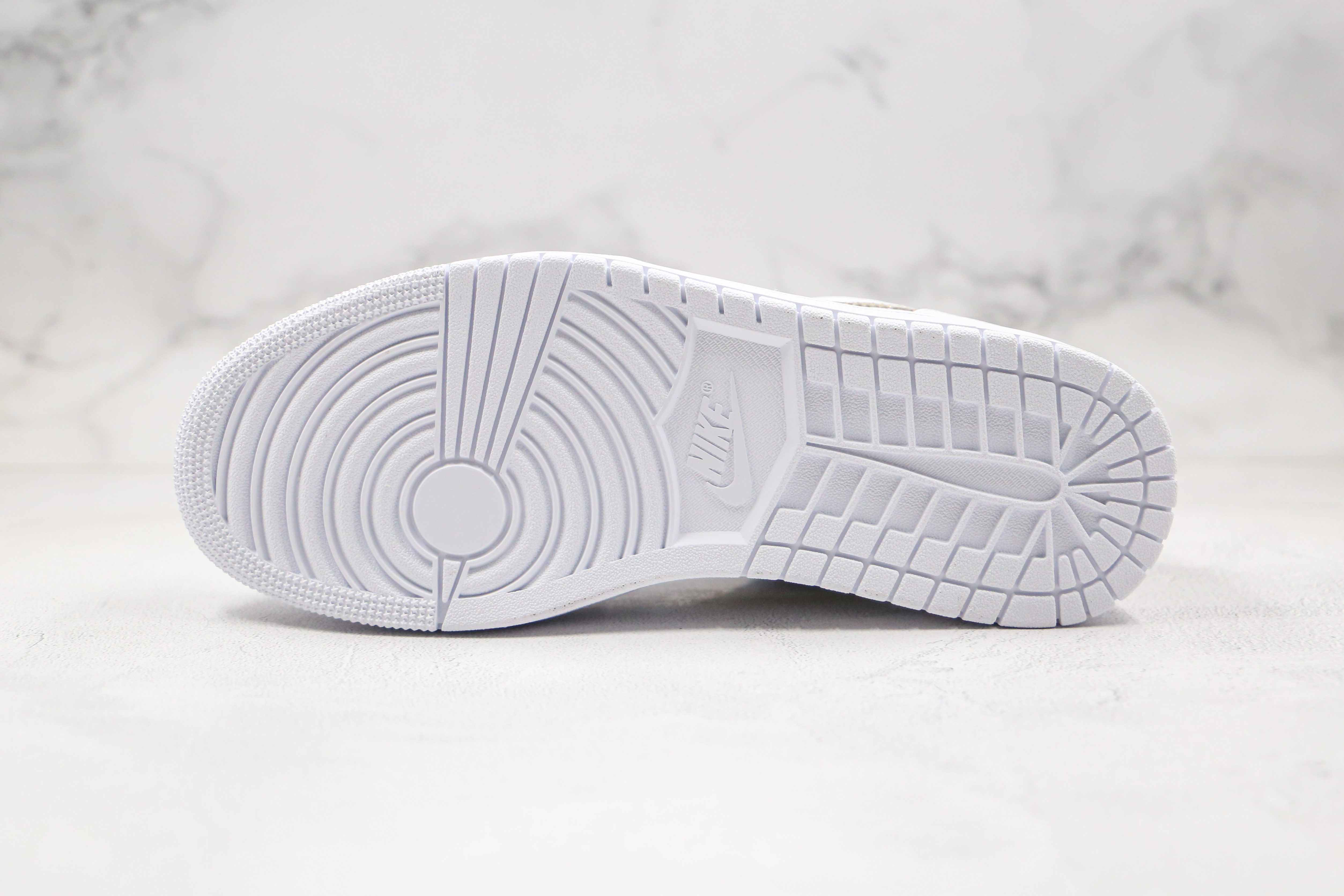 Air Jordan 1 Low White Metallic Gold