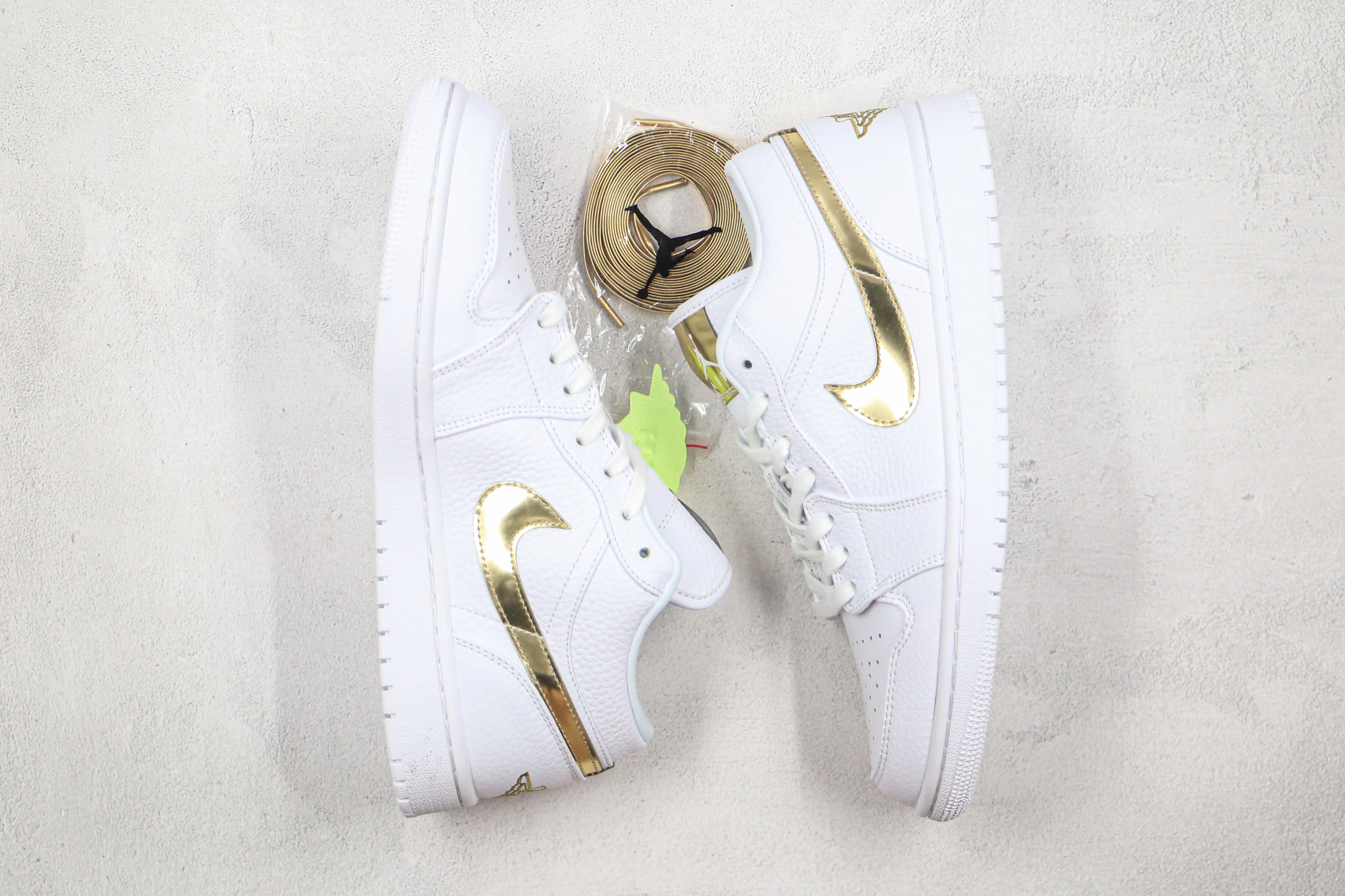 Air Jordan 1 Low White Metallic Gold