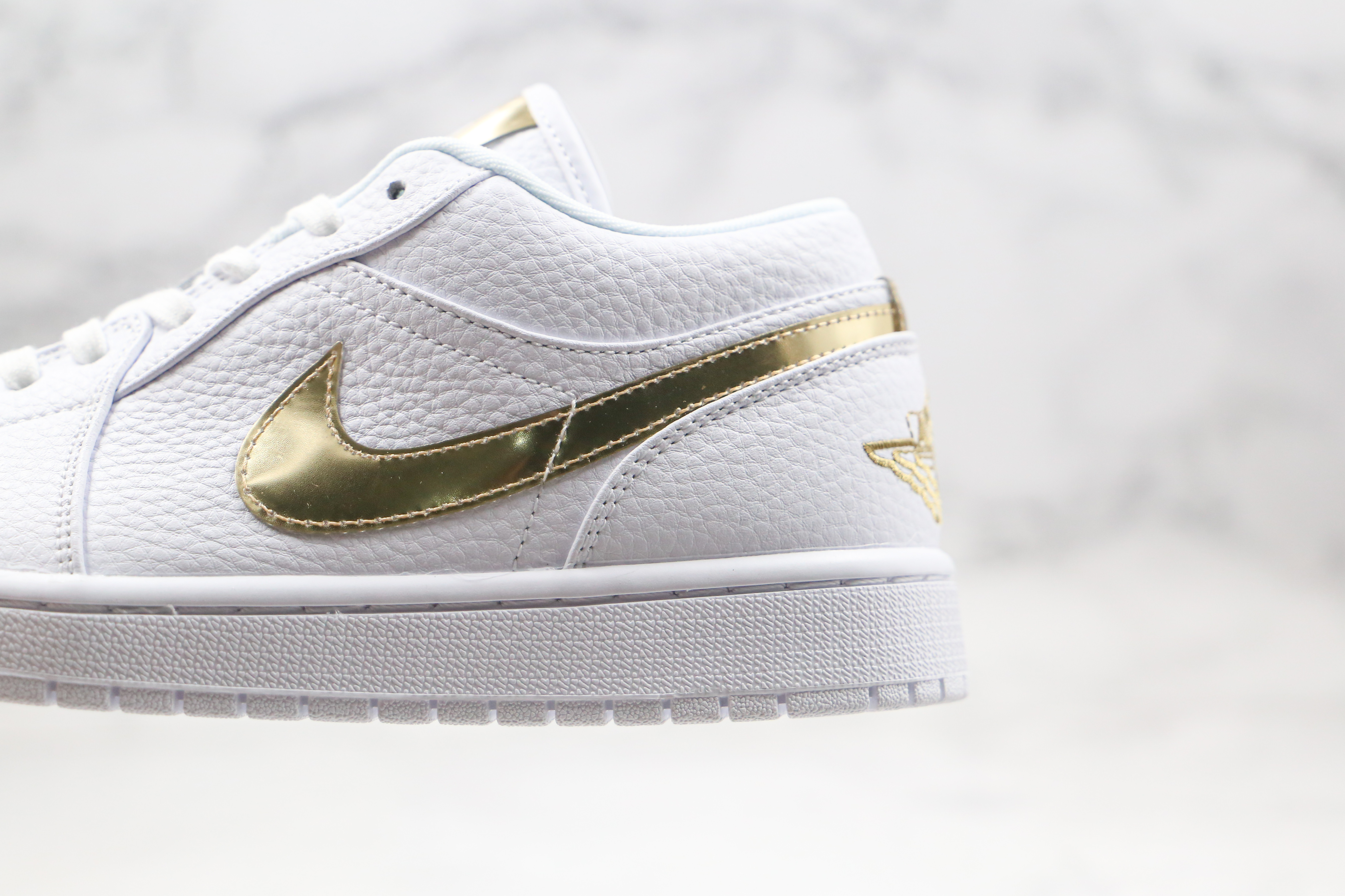 Air Jordan 1 Low White Metallic Gold