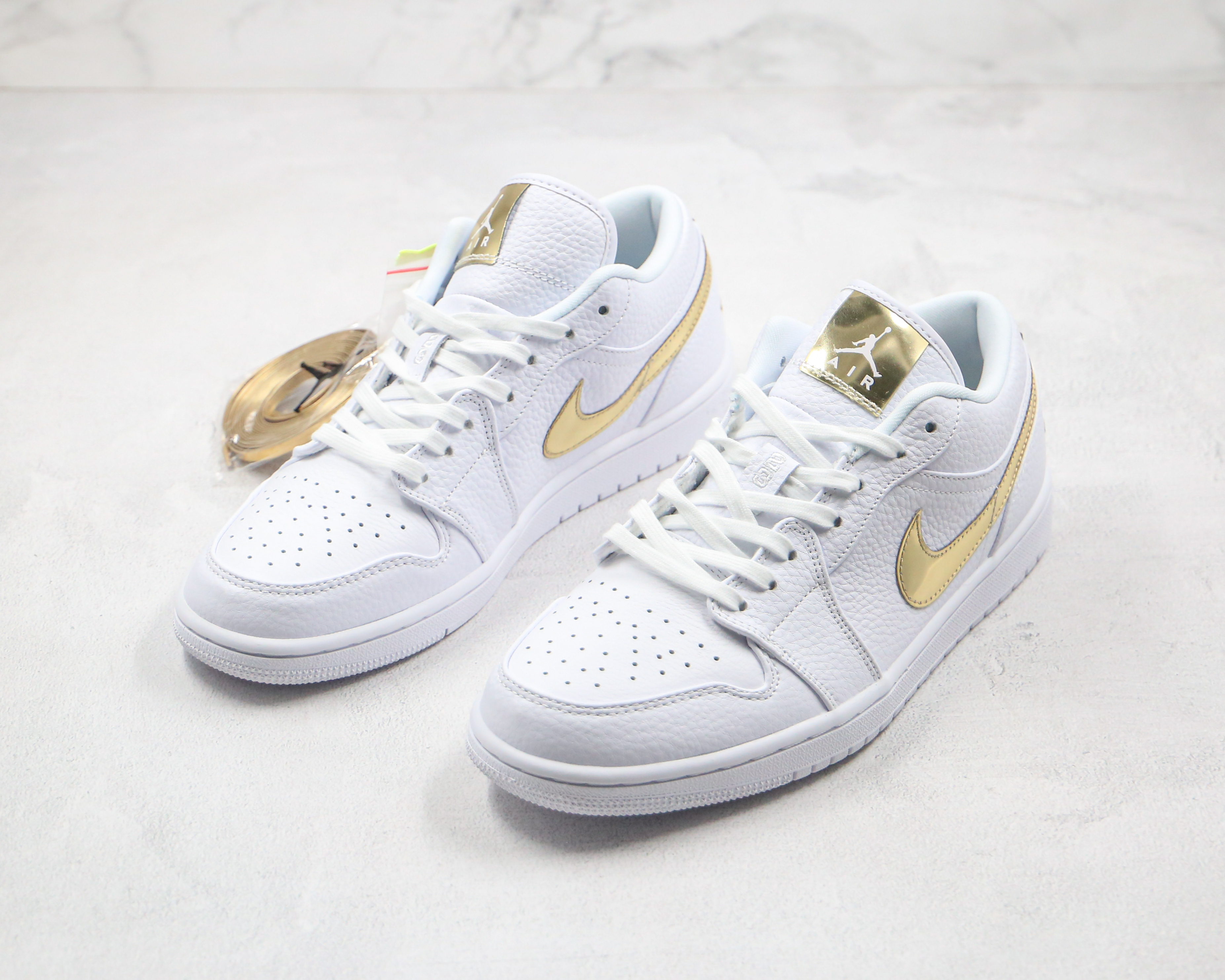 Air Jordan 1 Low White Metallic Gold