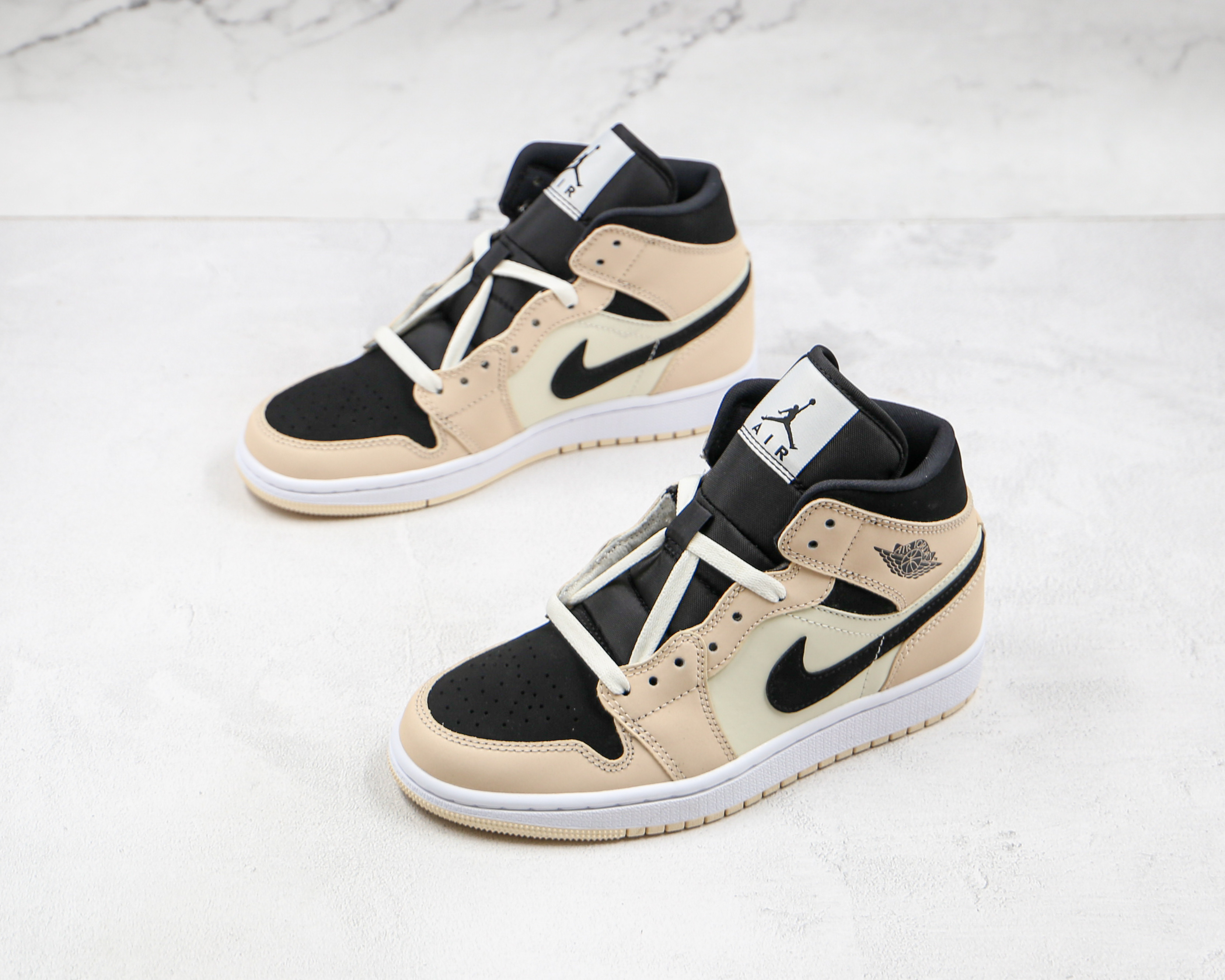 Air Jordan 1 Mid Barely Orange