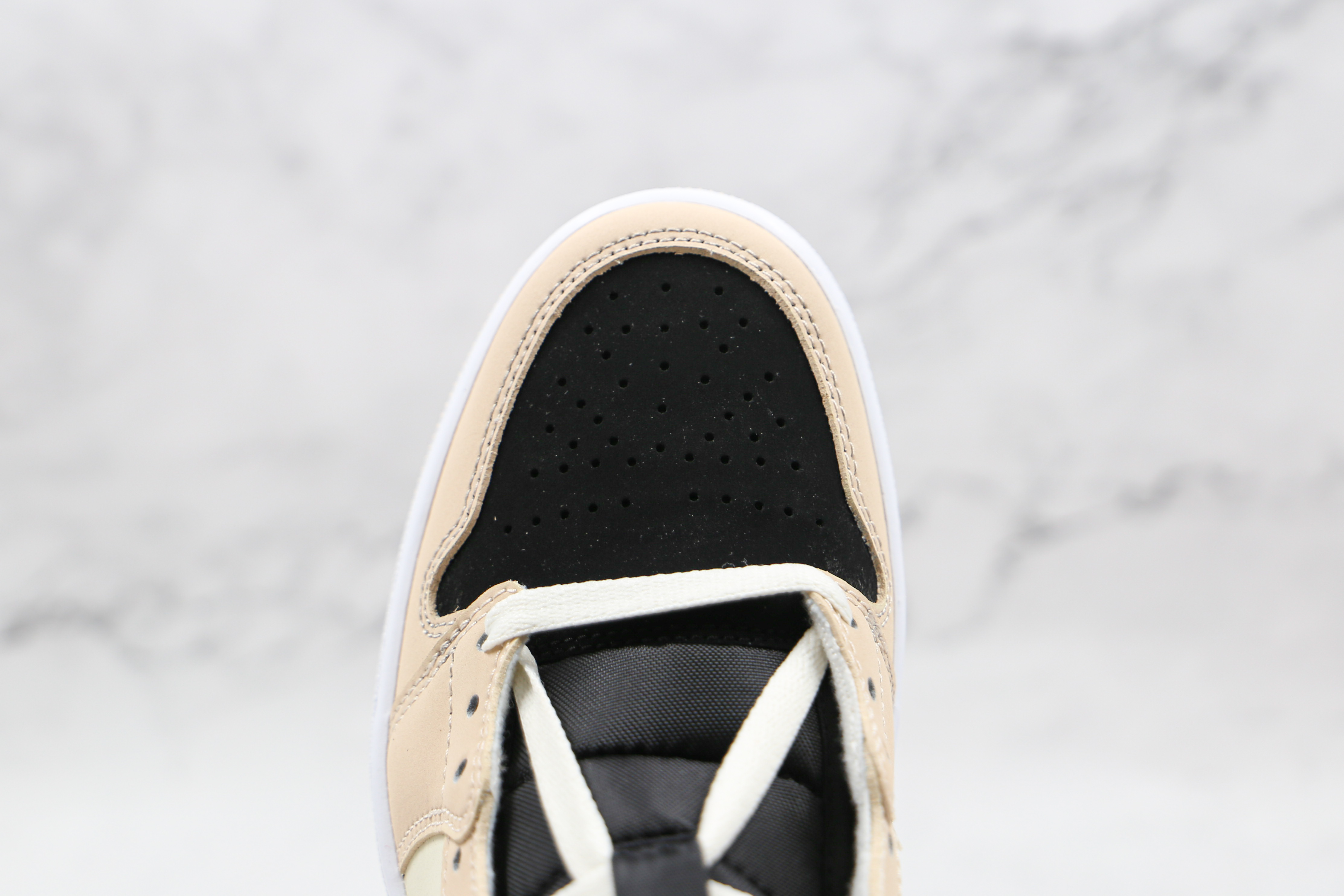 Air Jordan 1 Mid Barely Orange