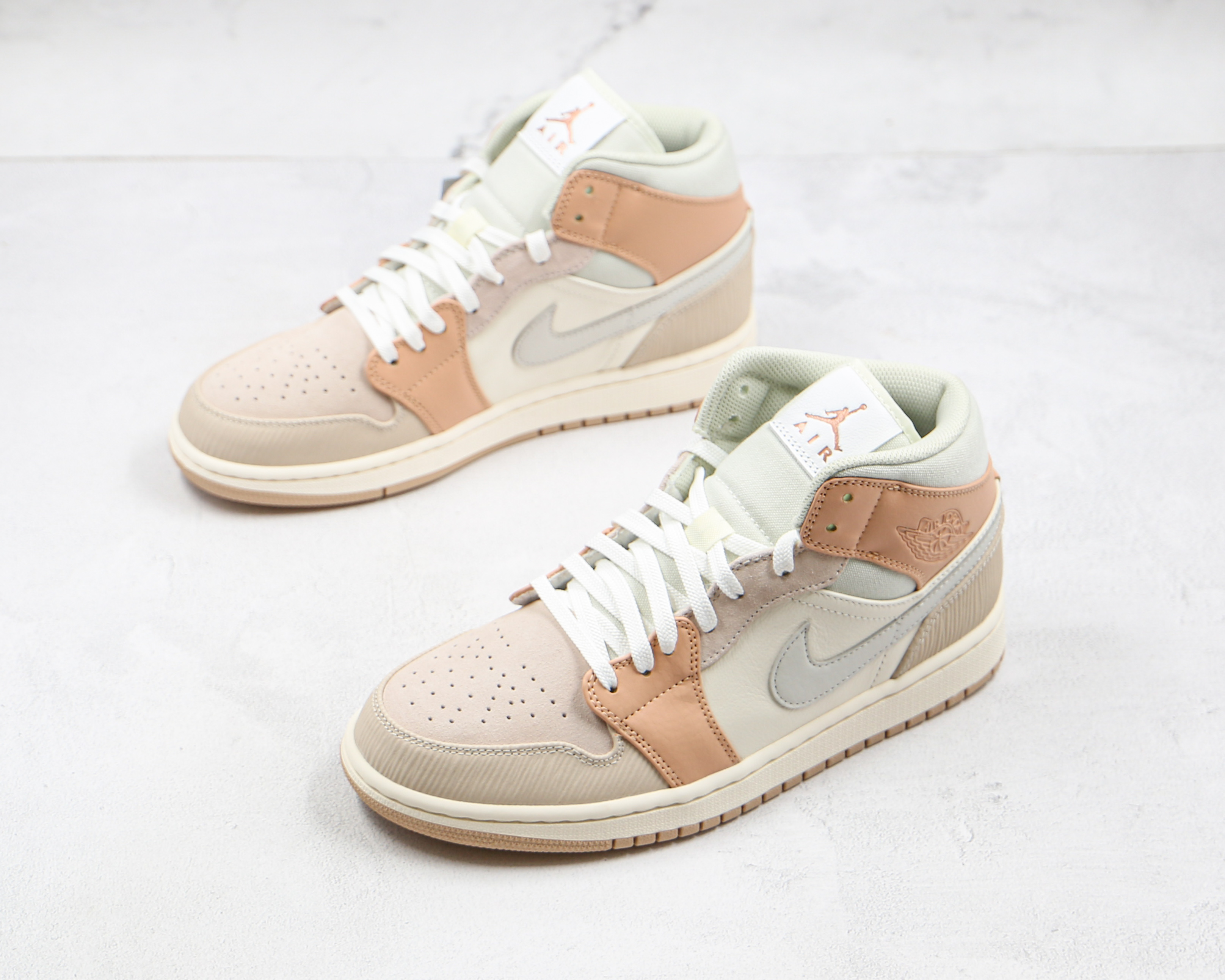 Air Jordan 1 Mid Milan