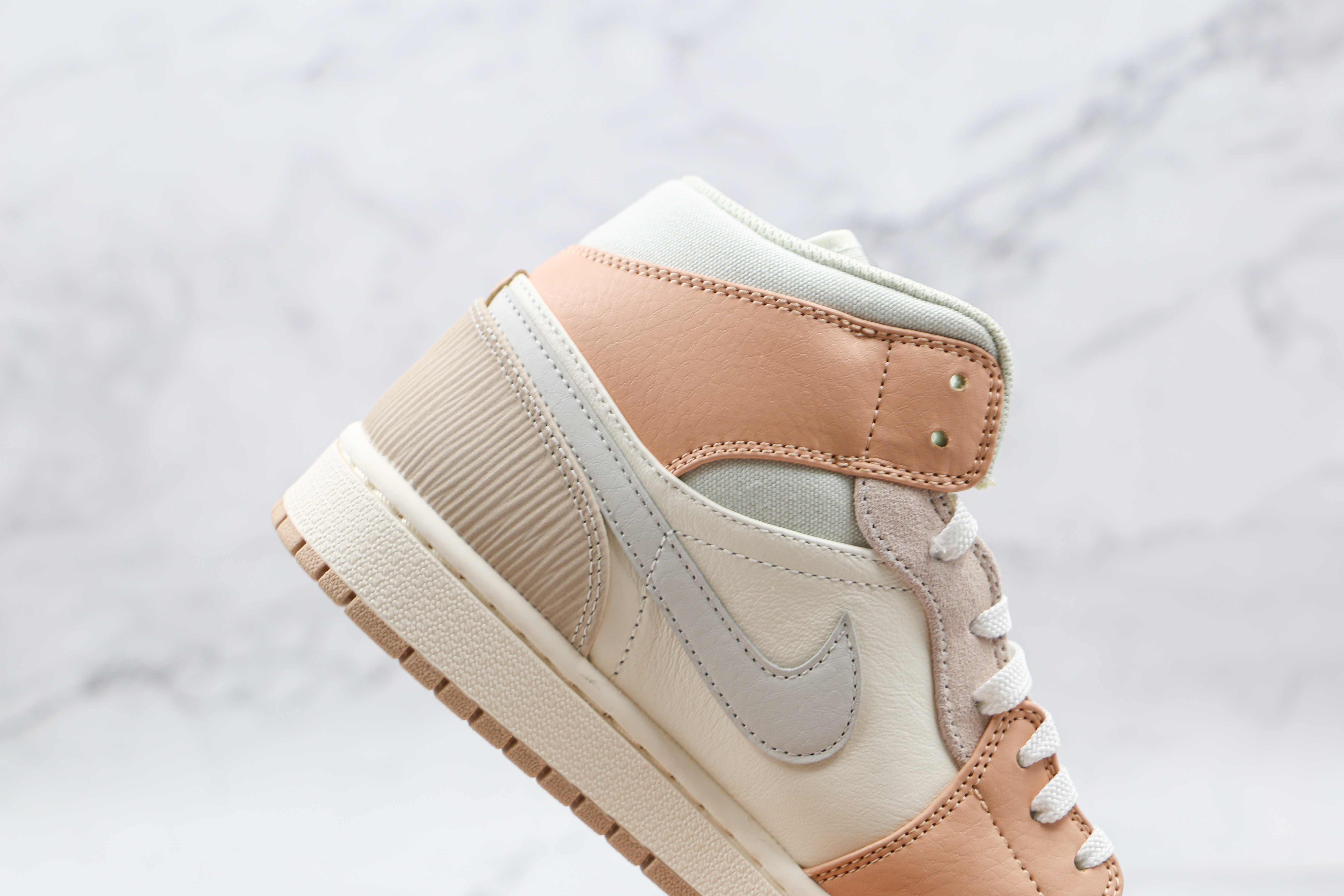 Air Jordan 1 Mid Milan