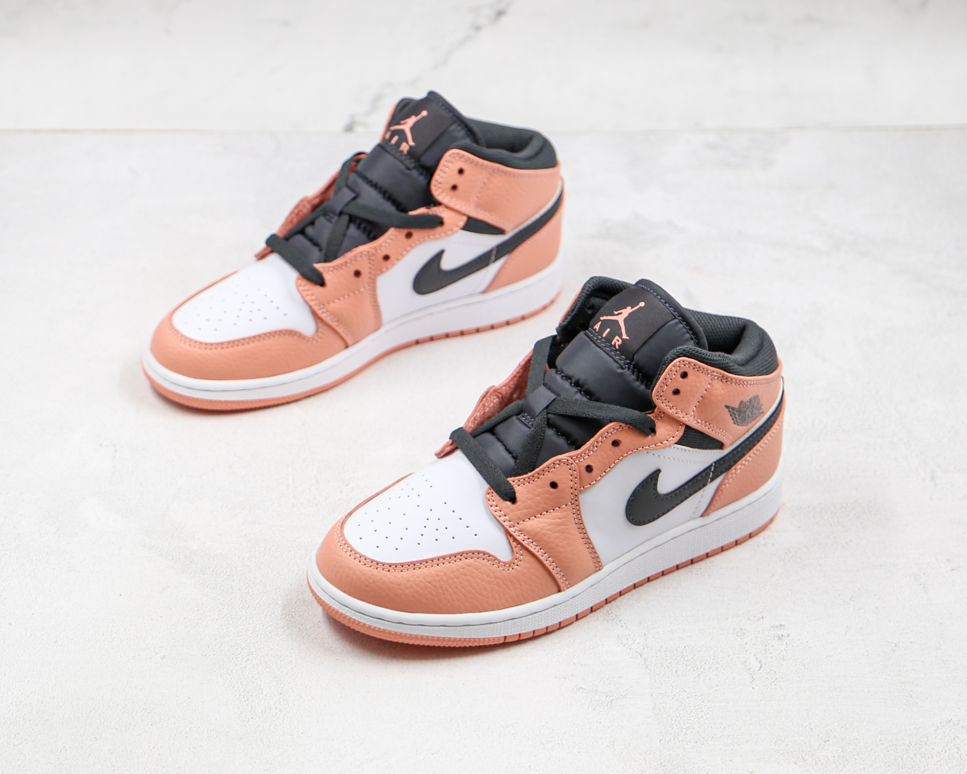 Air Jordan 1 Mid Pink Quartz