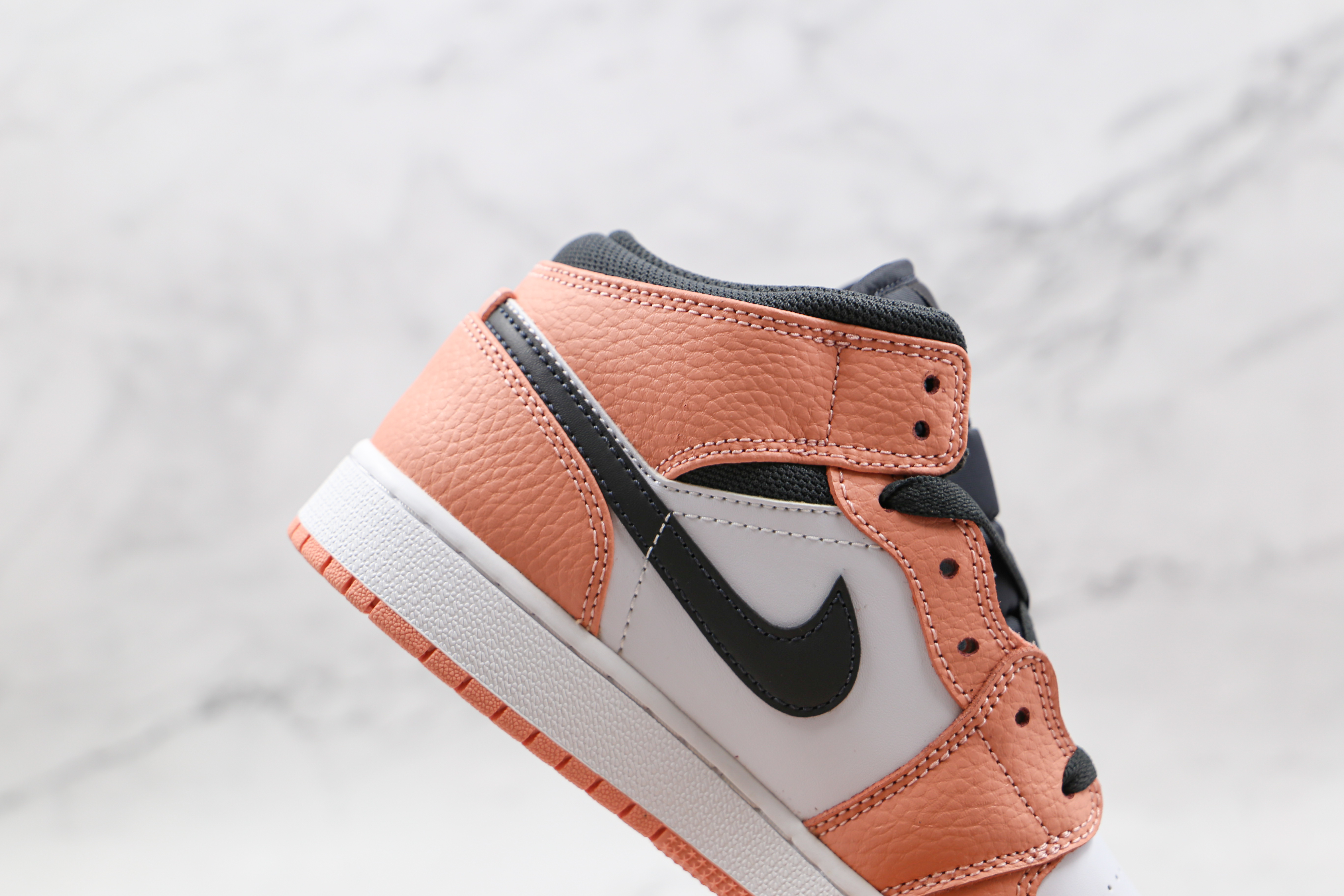 Air Jordan 1 Mid Pink Quartz
