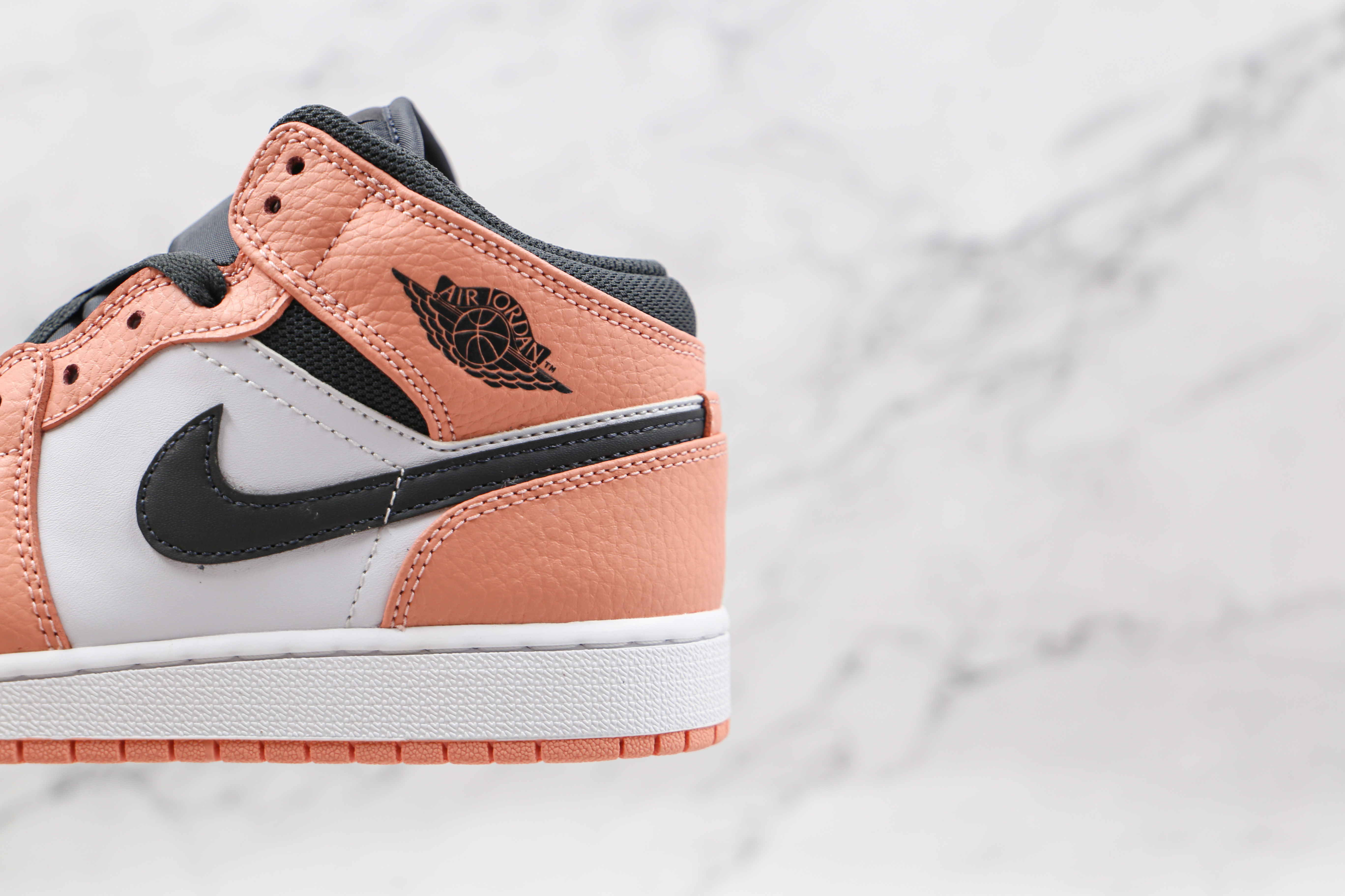 Air Jordan 1 Mid Pink Quartz