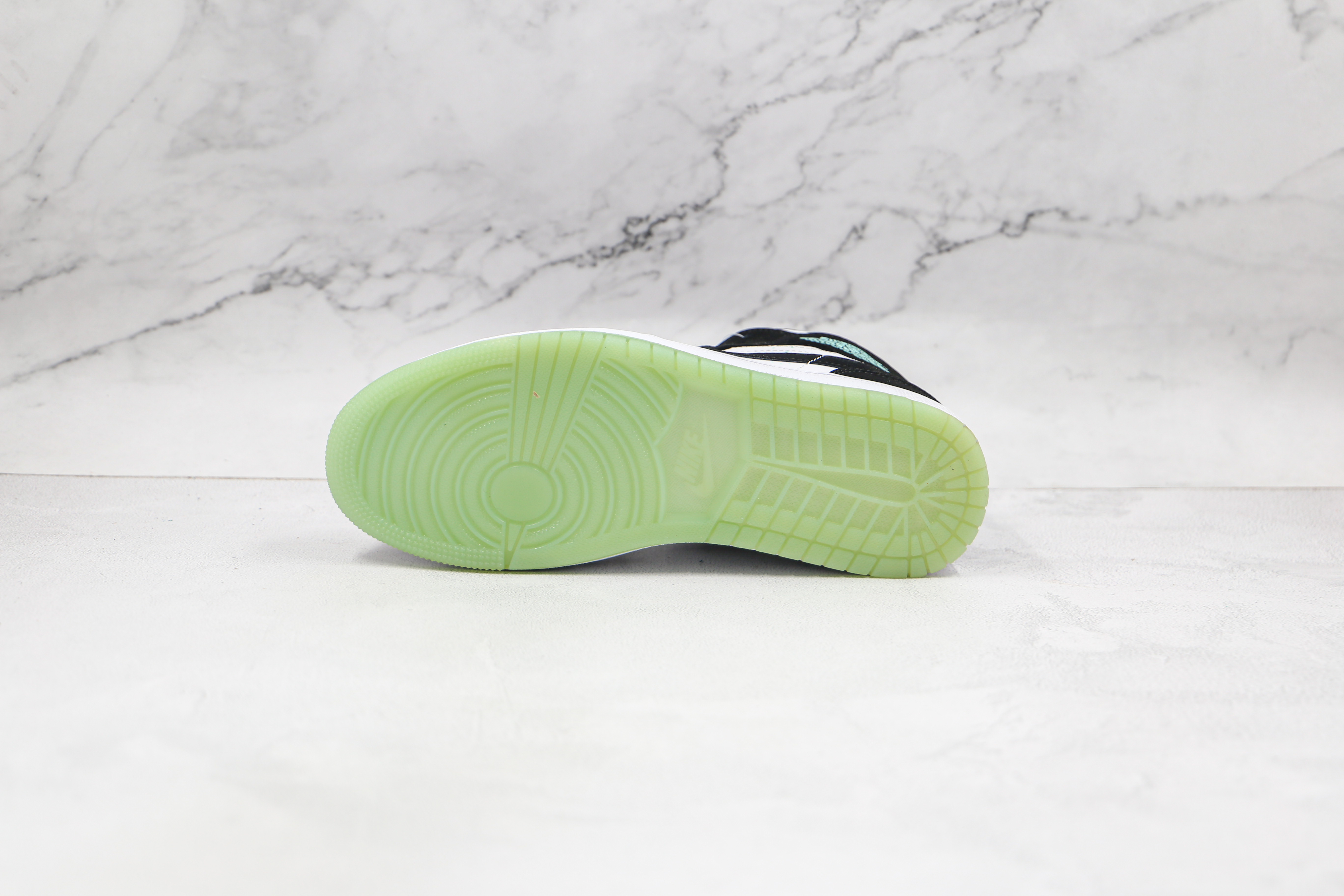 Air Jordan 1 Mid GS White Black Teal Tint