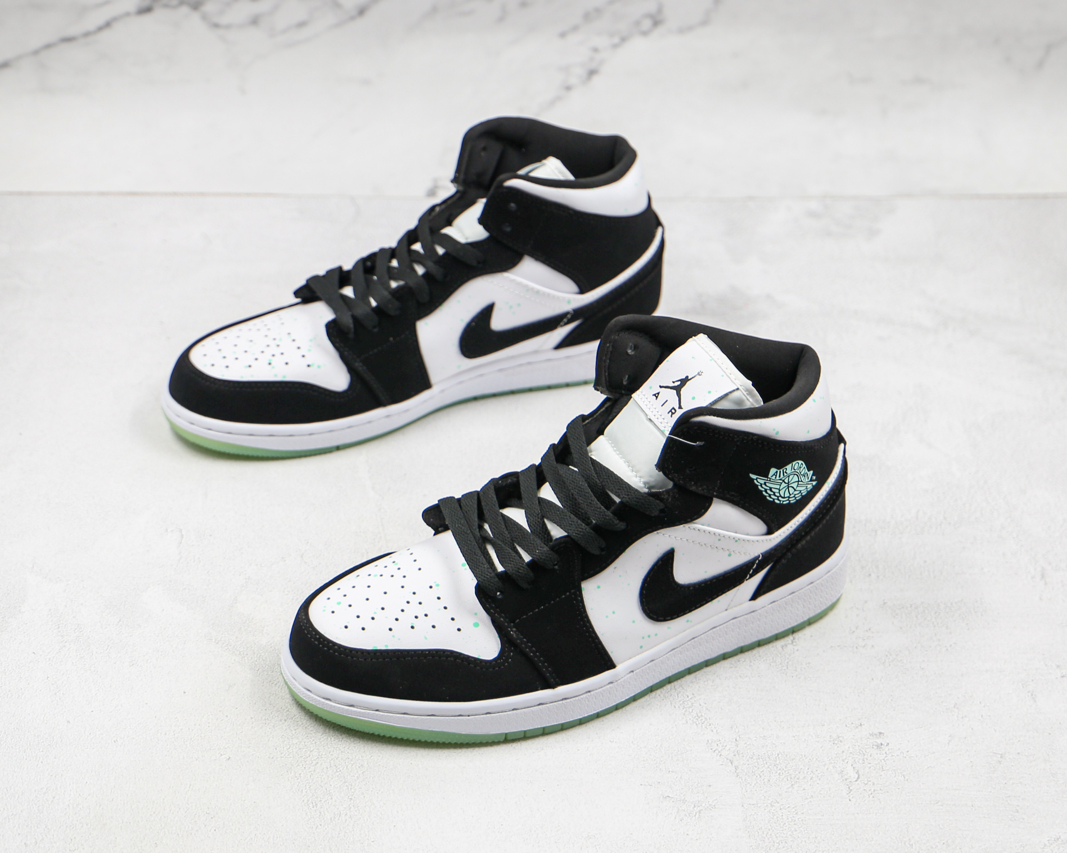Air Jordan 1 Mid GS White Black Teal Tint