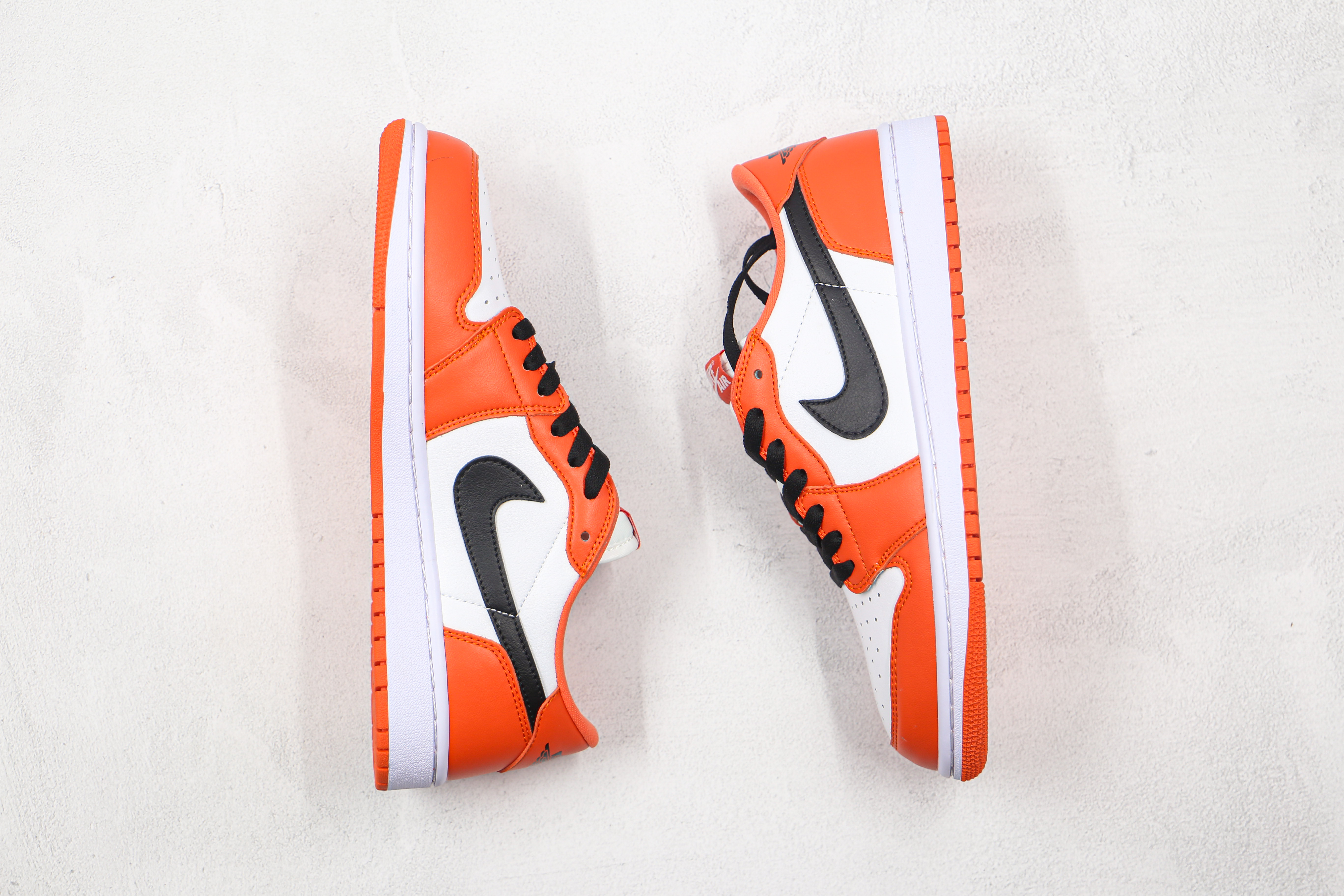 Travis Scott x Air Jordan 1 Low To Make a Waste of Money