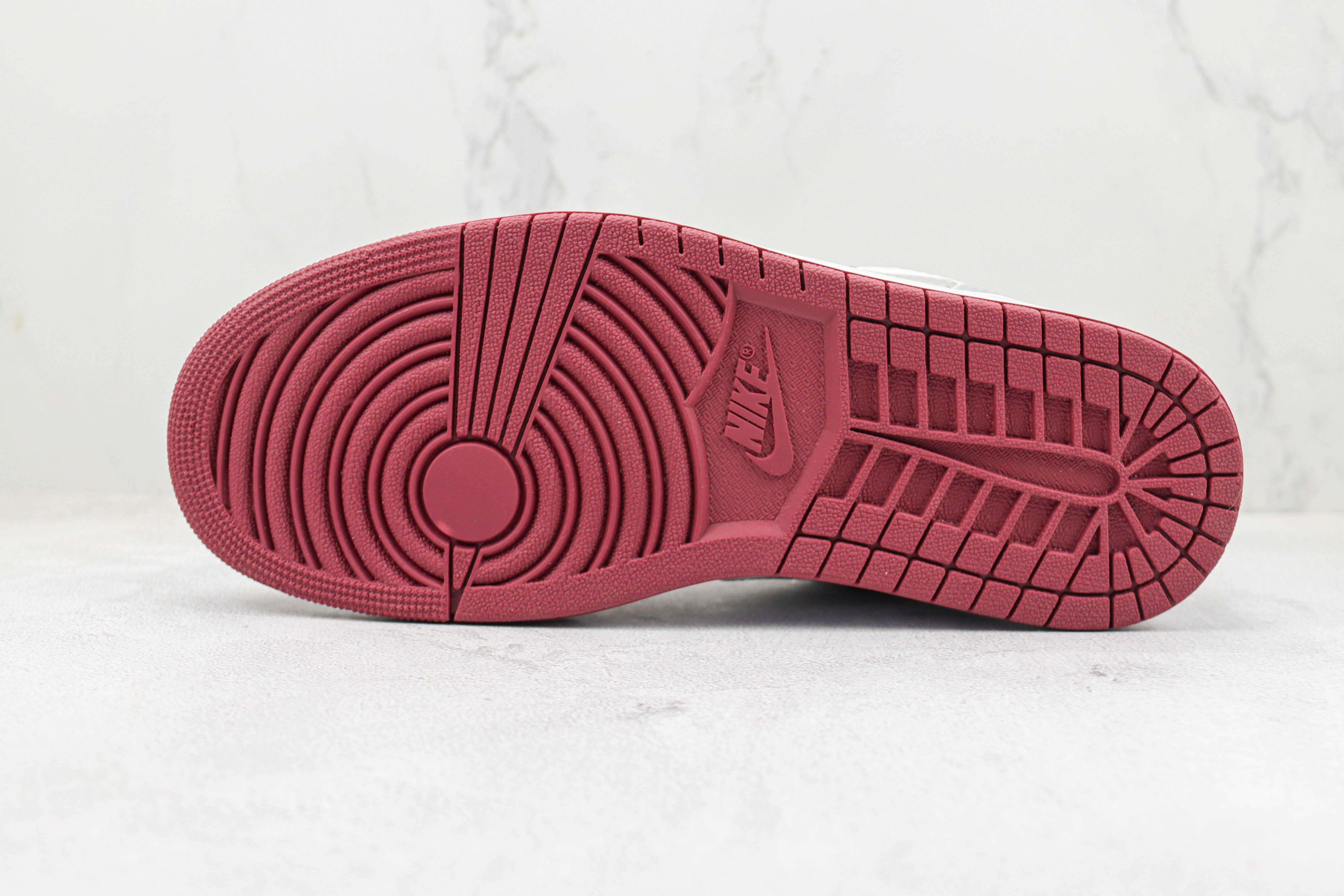 Air Jordan 1 Low “Bordeaux”