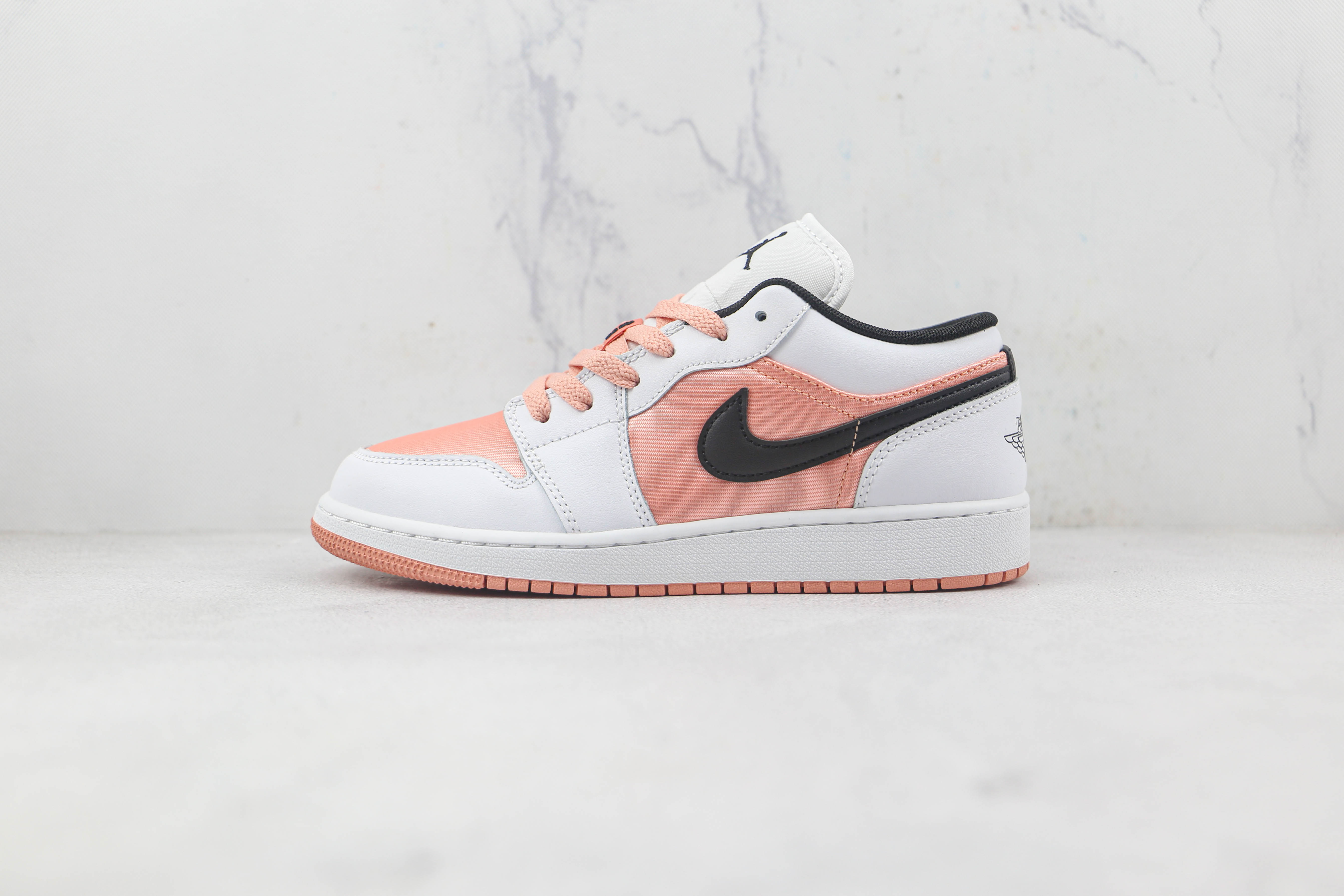 Air Jordan 1 Low Light Madder Root