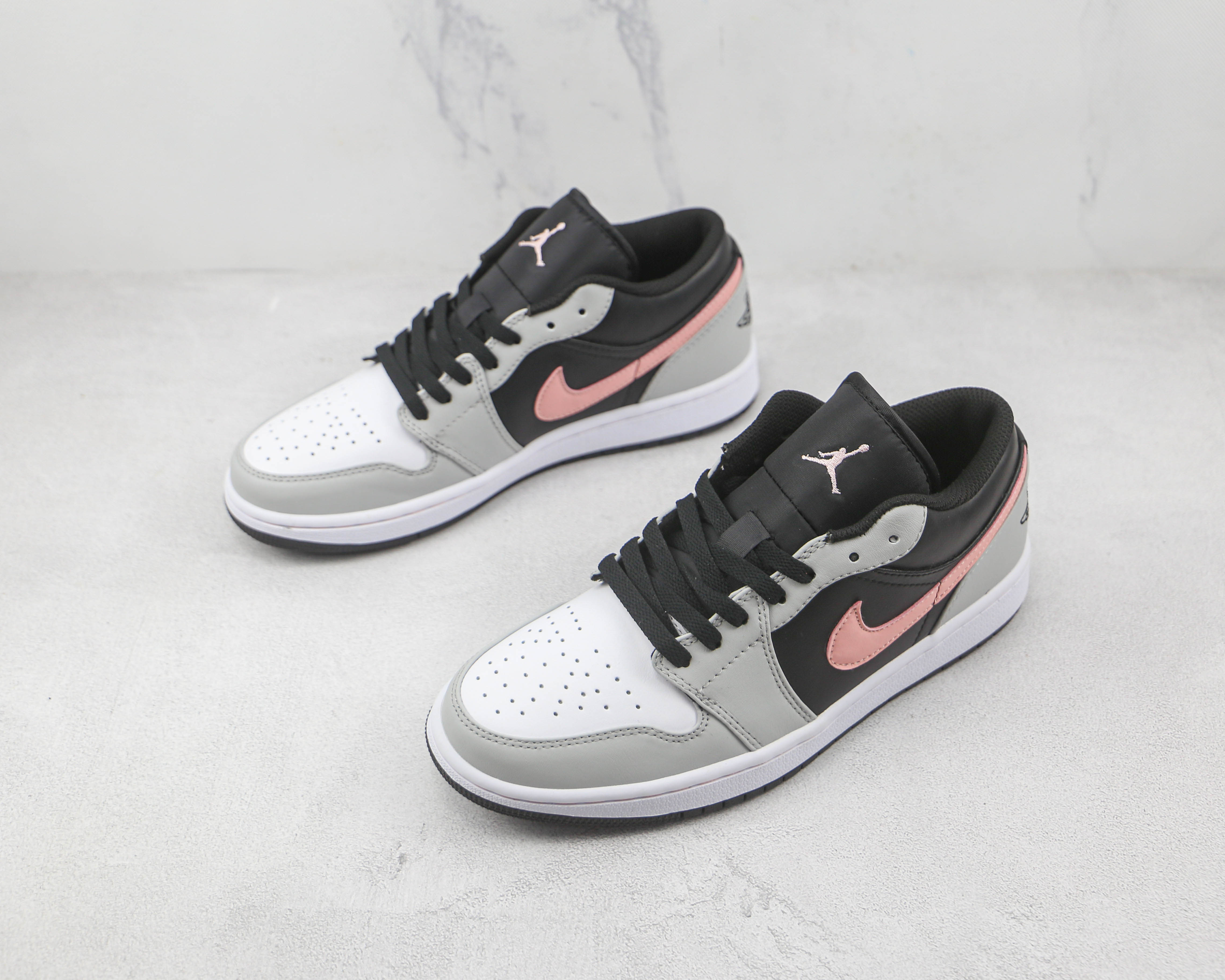 Air Jordan 1 Low White And Black Powder