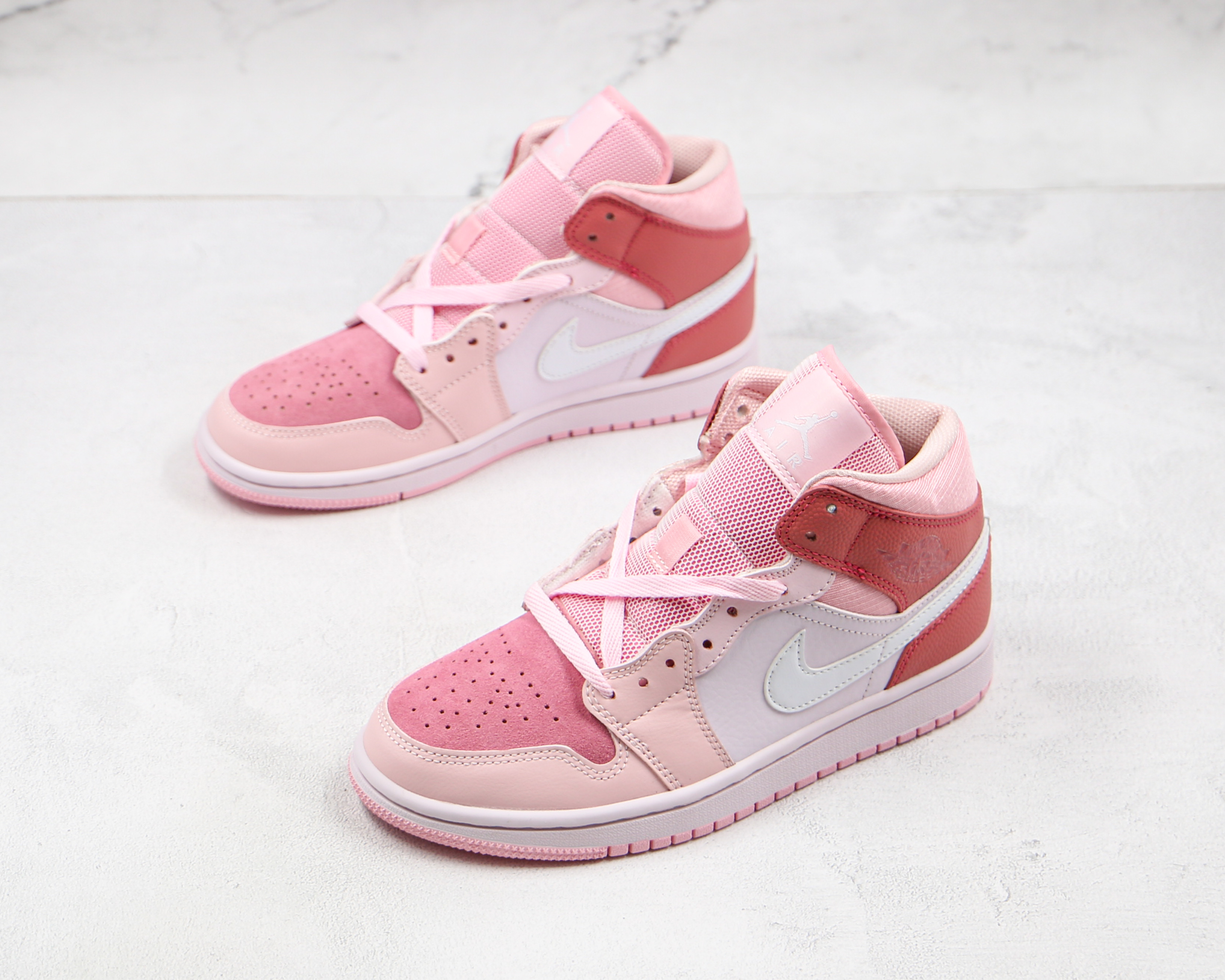 Air Jordan 1 Mid Digital Pink