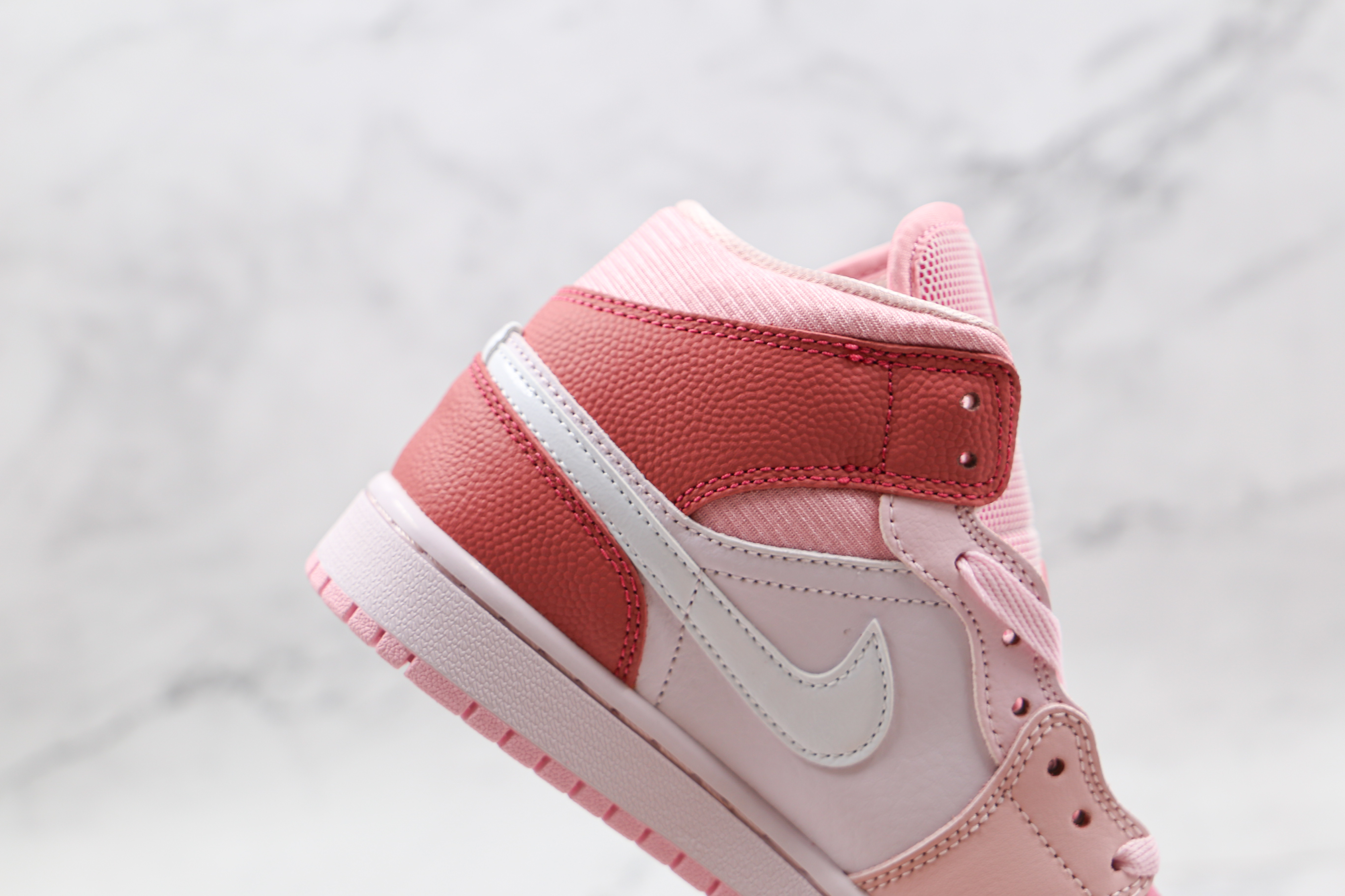 Air Jordan 1 Mid Digital Pink