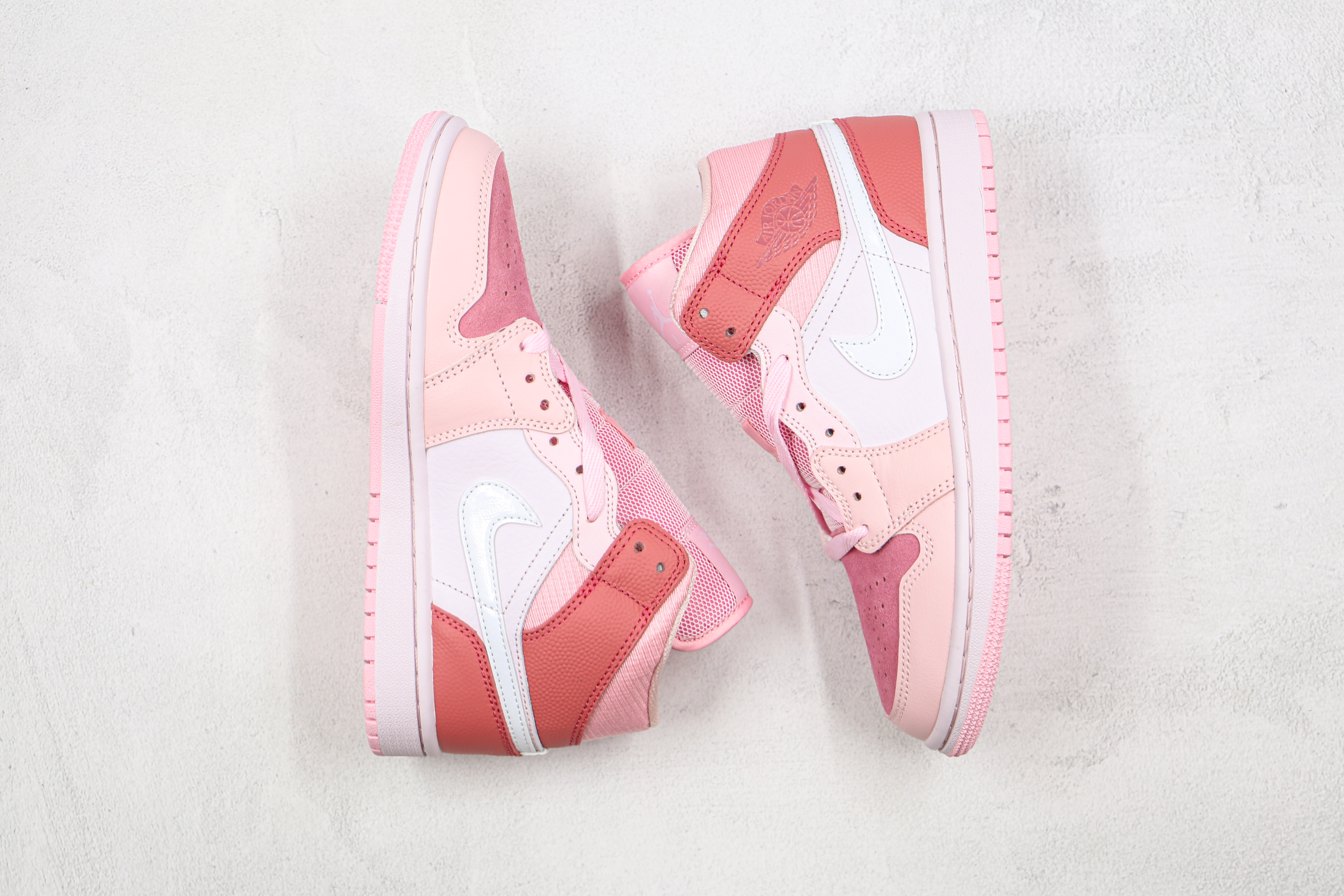 Air Jordan 1 Mid Digital Pink