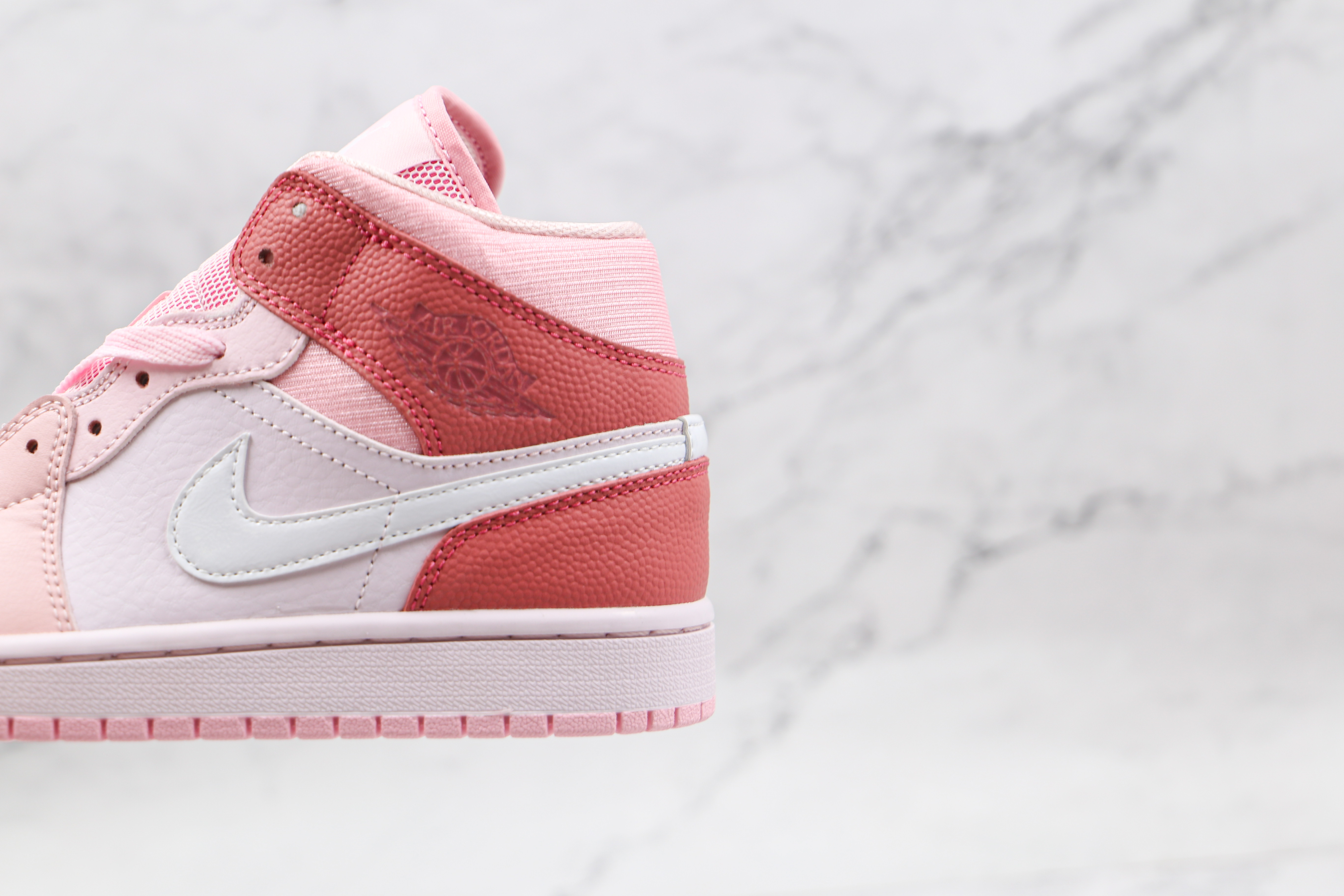 Air Jordan 1 Mid Digital Pink