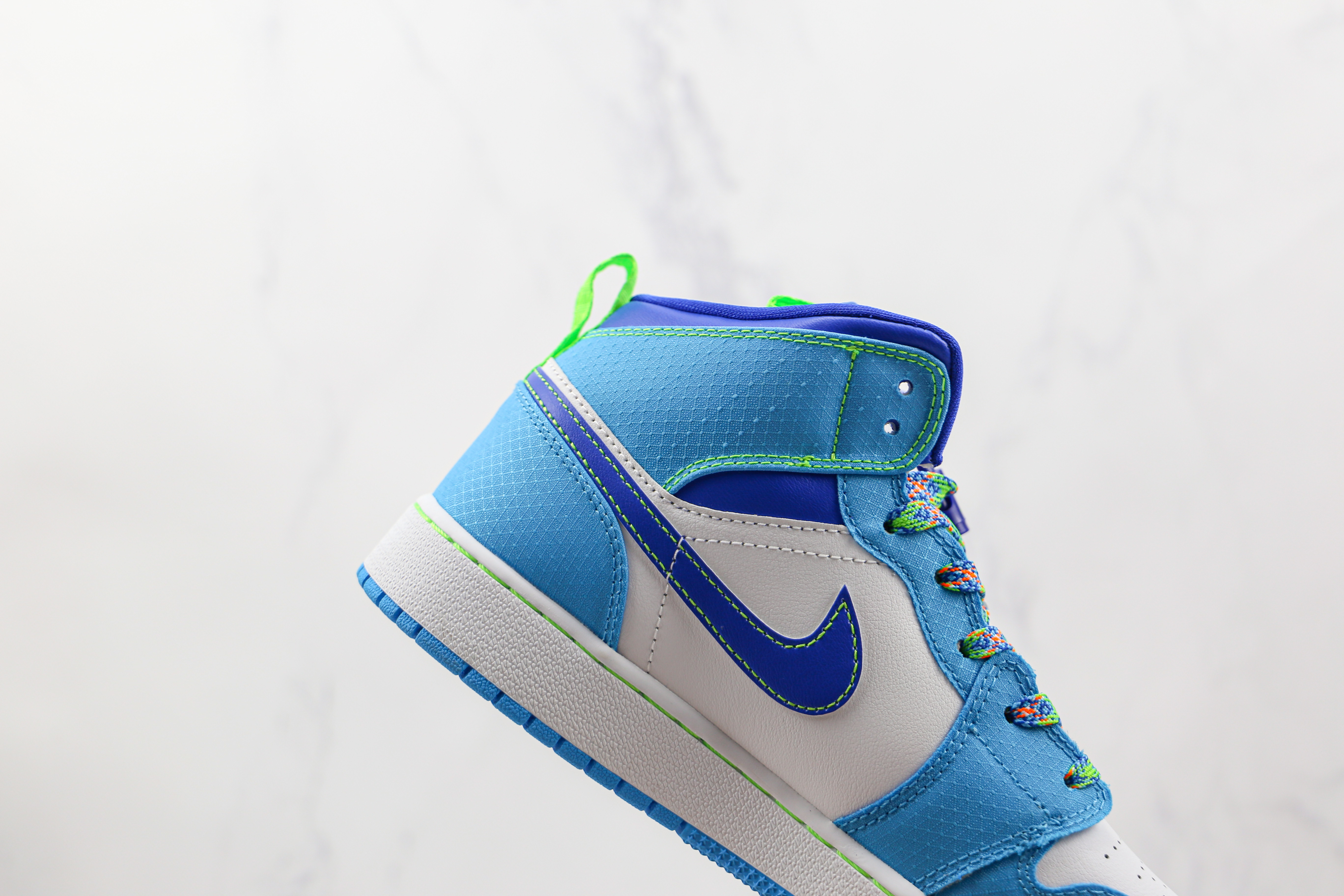 Air Jordan 1 Mid SE (GS) Sprite