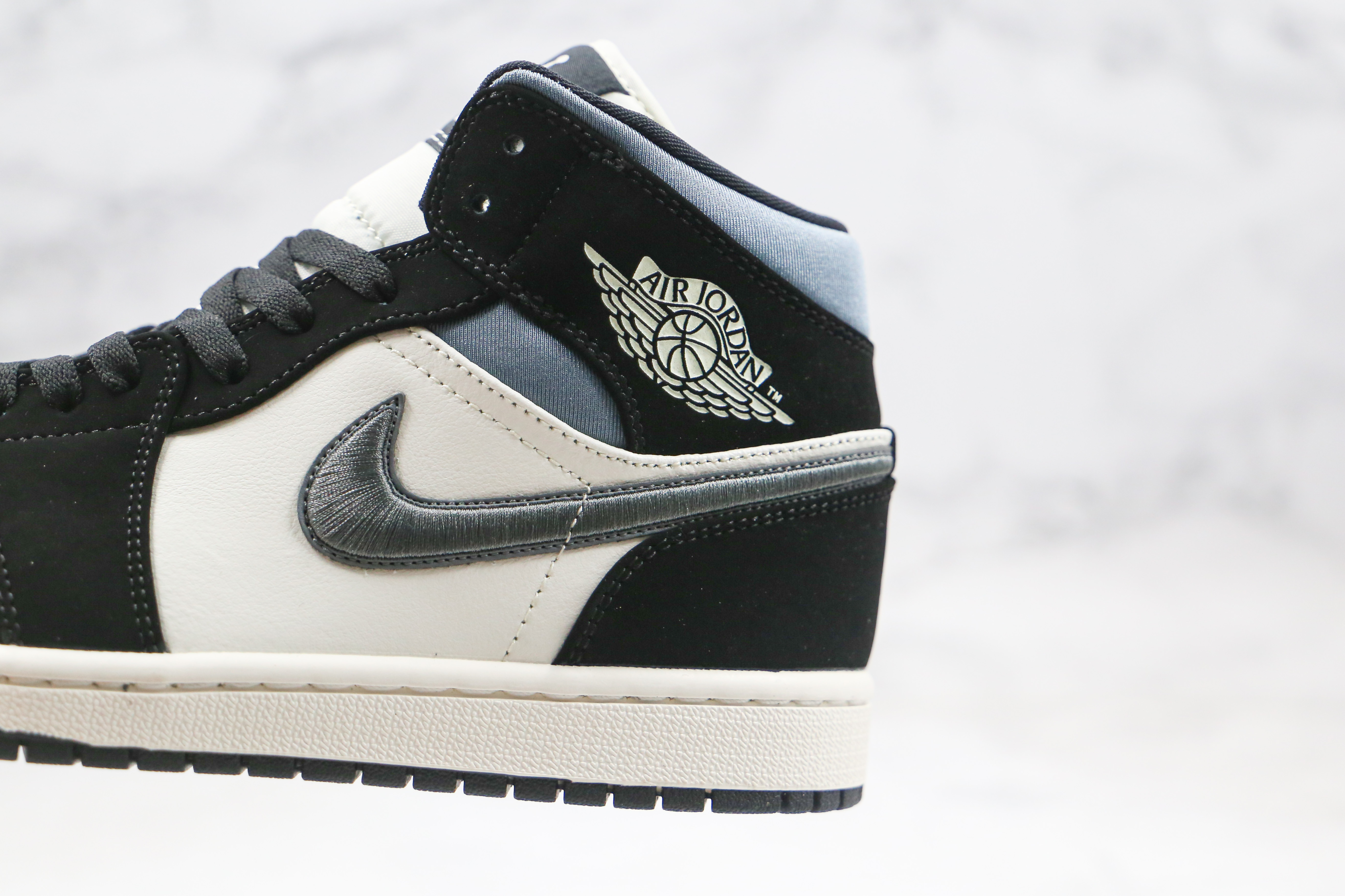 Air Jordan 1 Mid Satin Grey