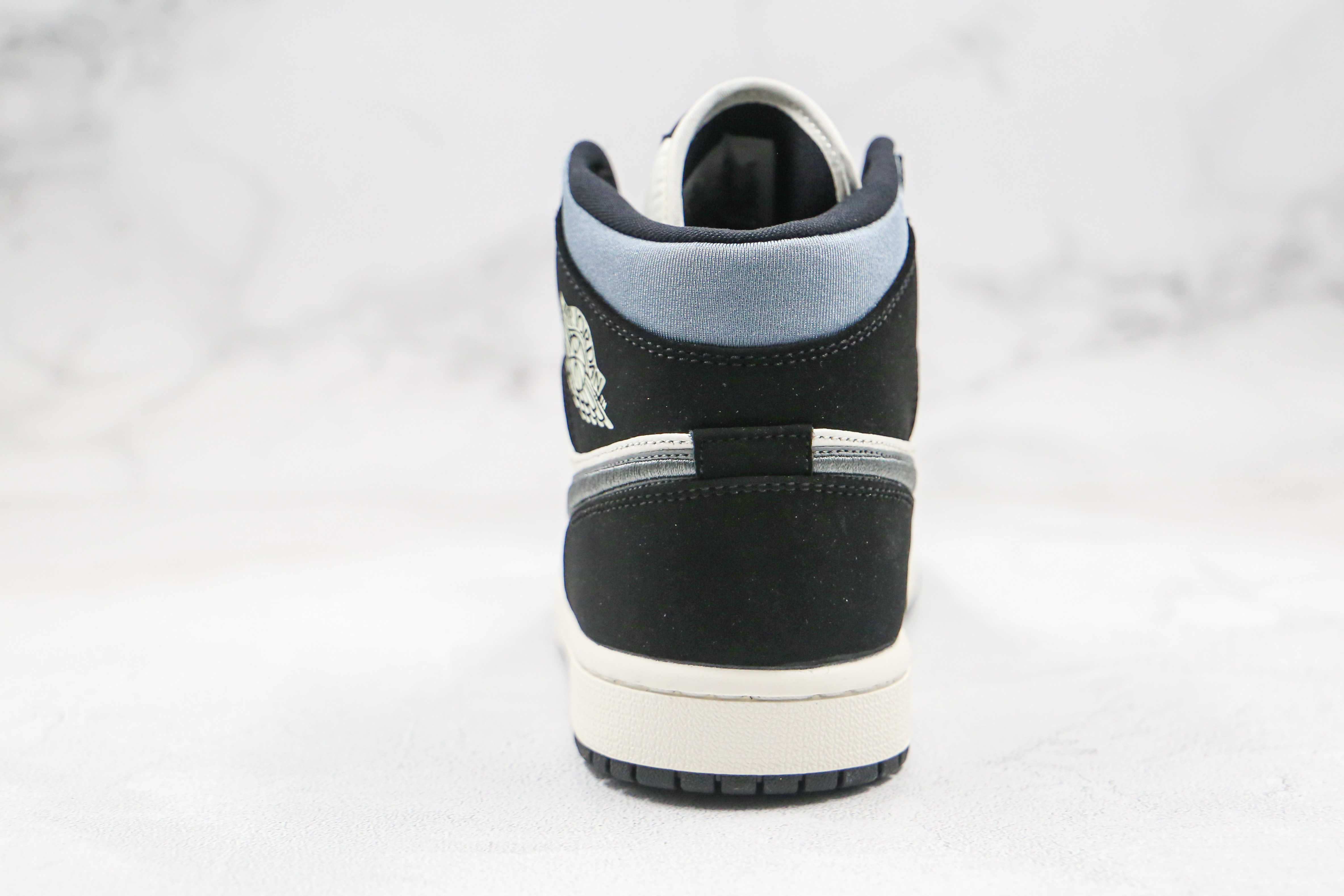 Air Jordan 1 Mid Satin Grey