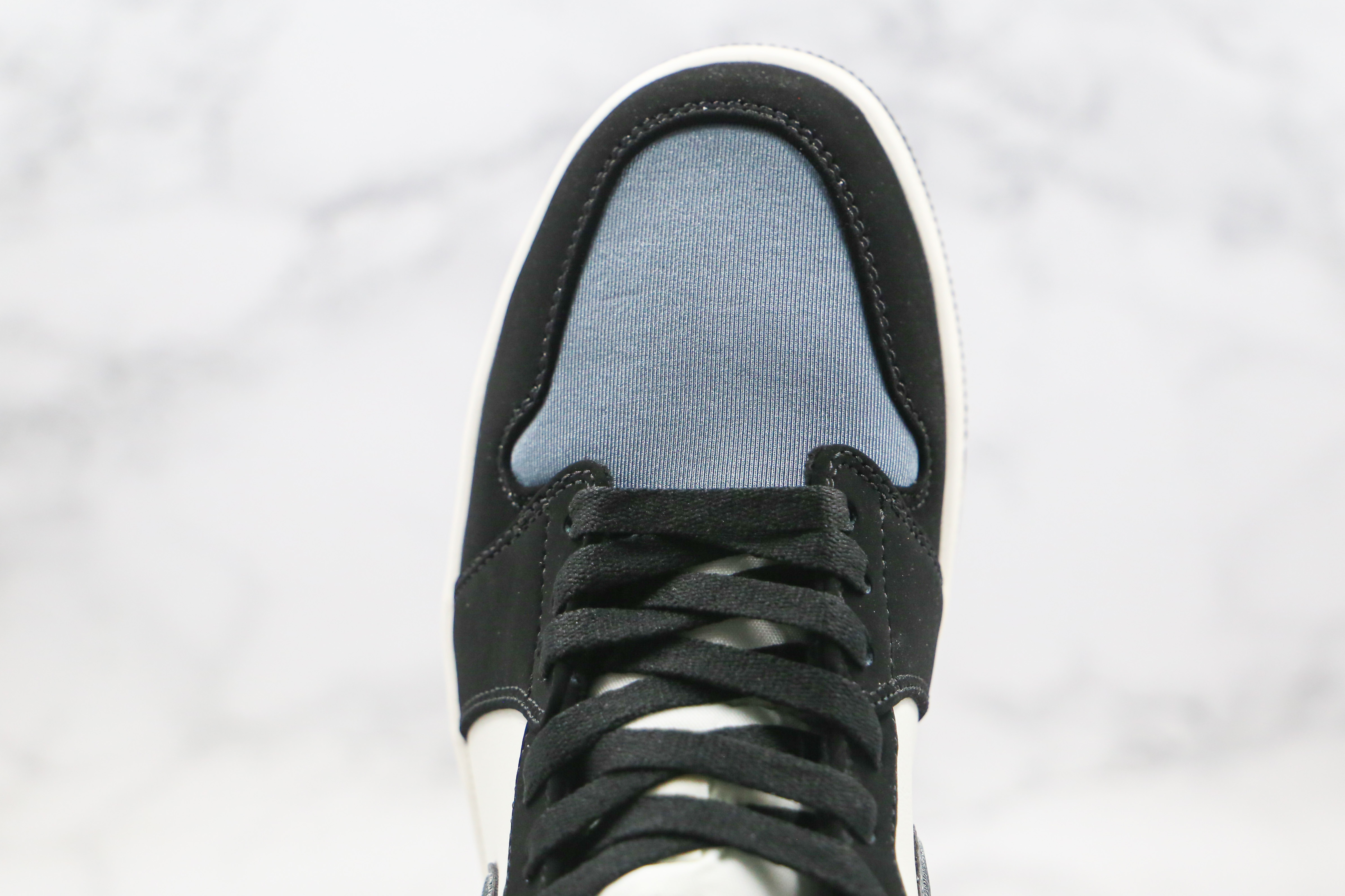 Air Jordan 1 Mid Satin Grey