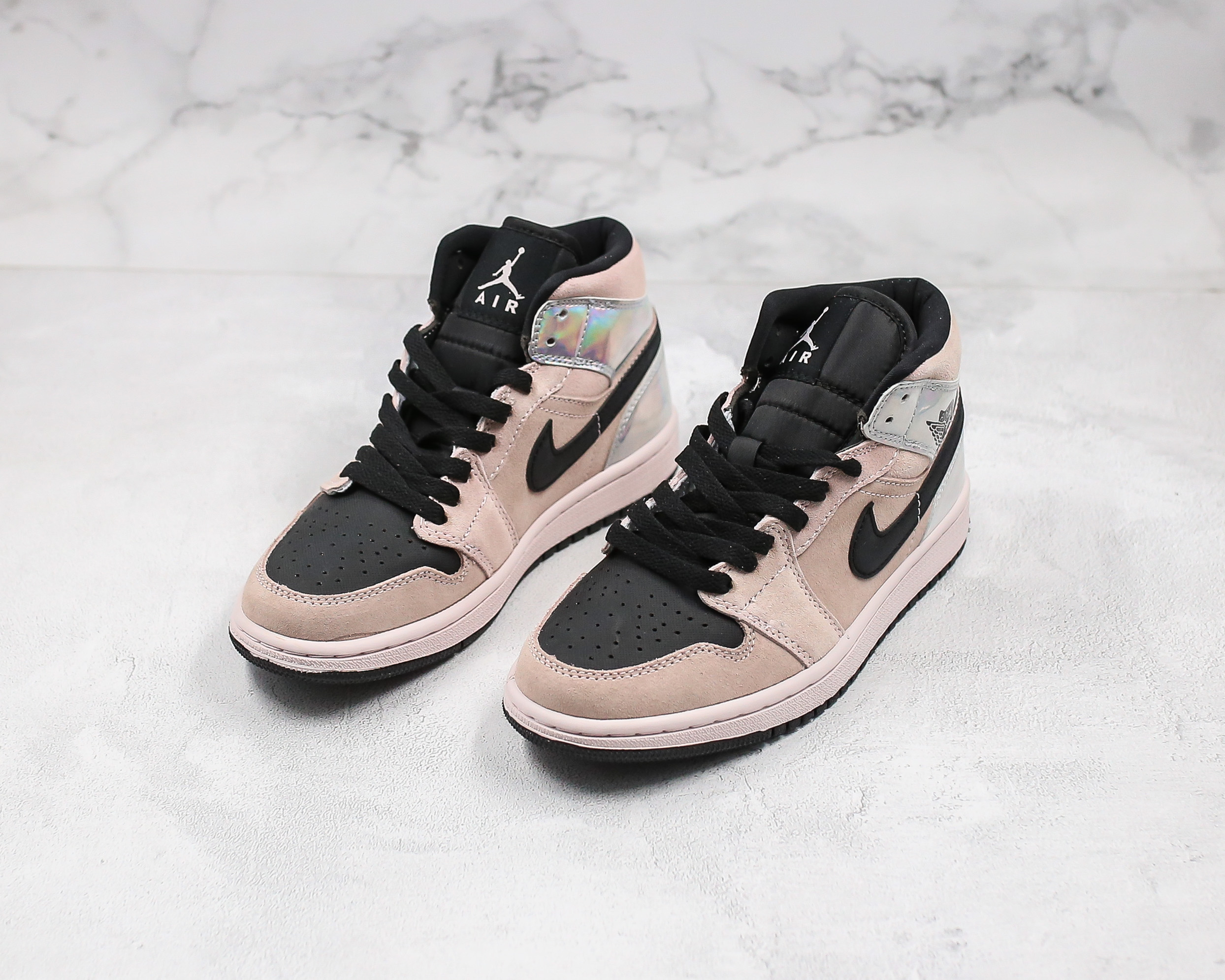 Air Jordan 1 Mid Iridescent