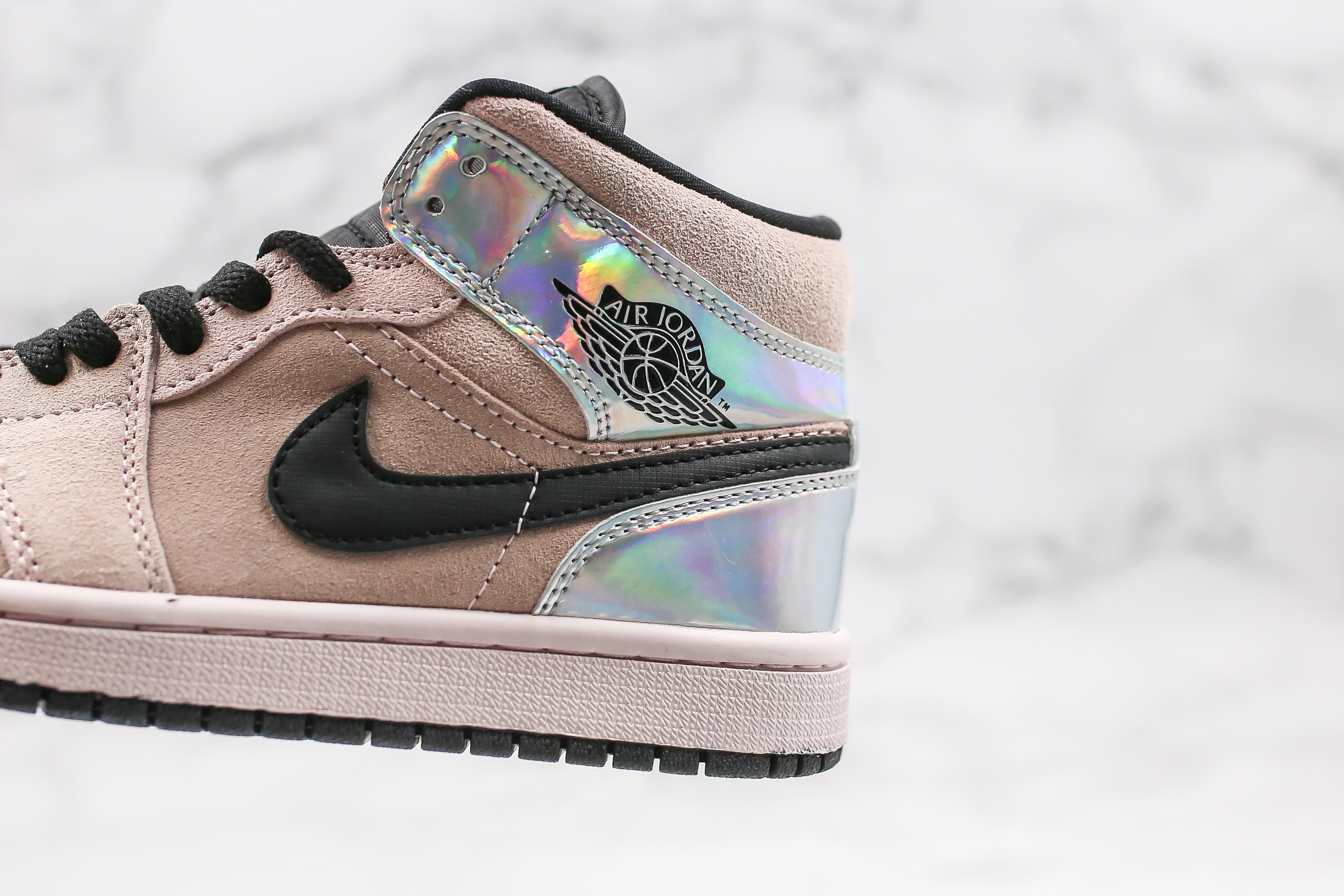 Air Jordan 1 Mid Iridescent