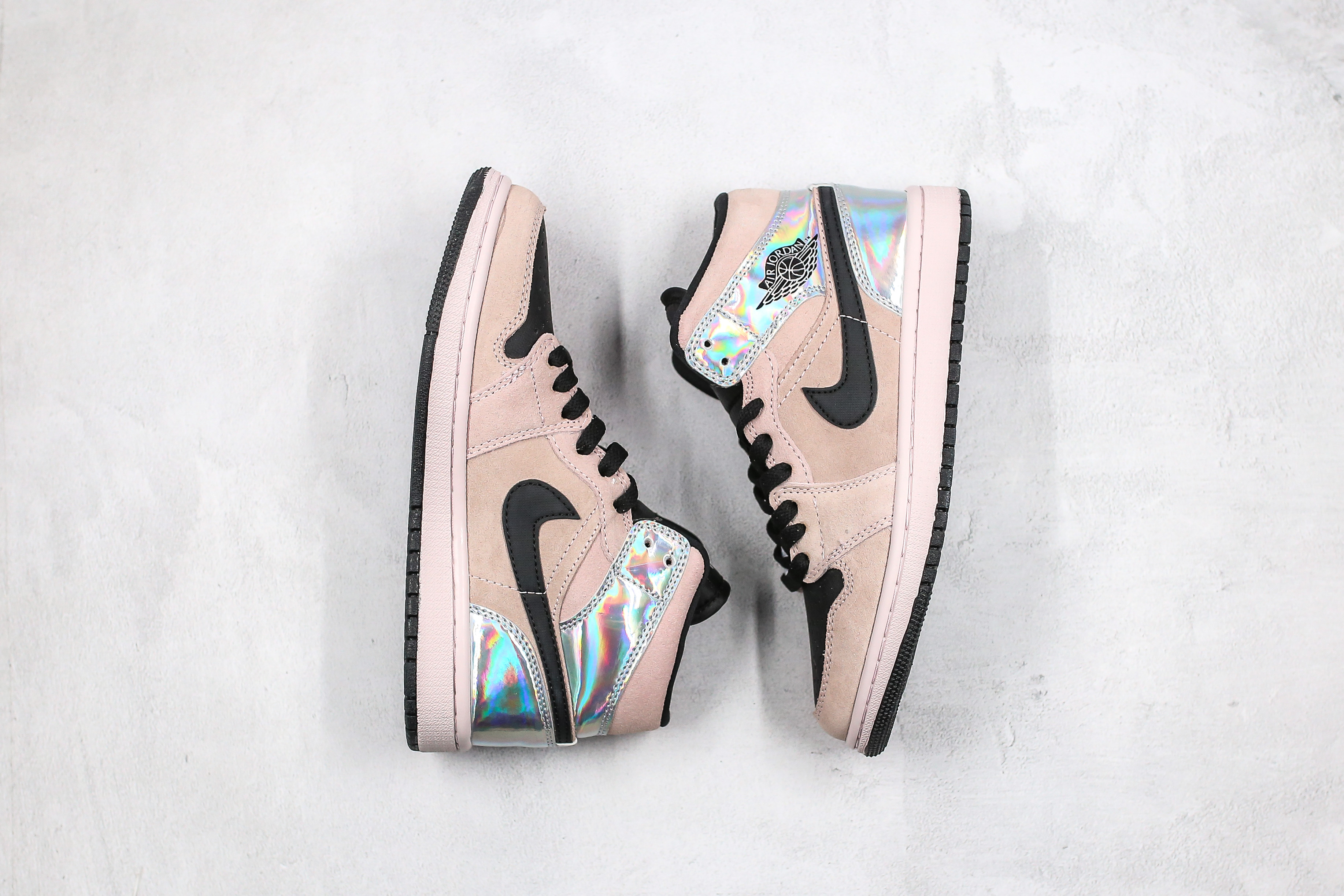 Air Jordan 1 Mid Iridescent