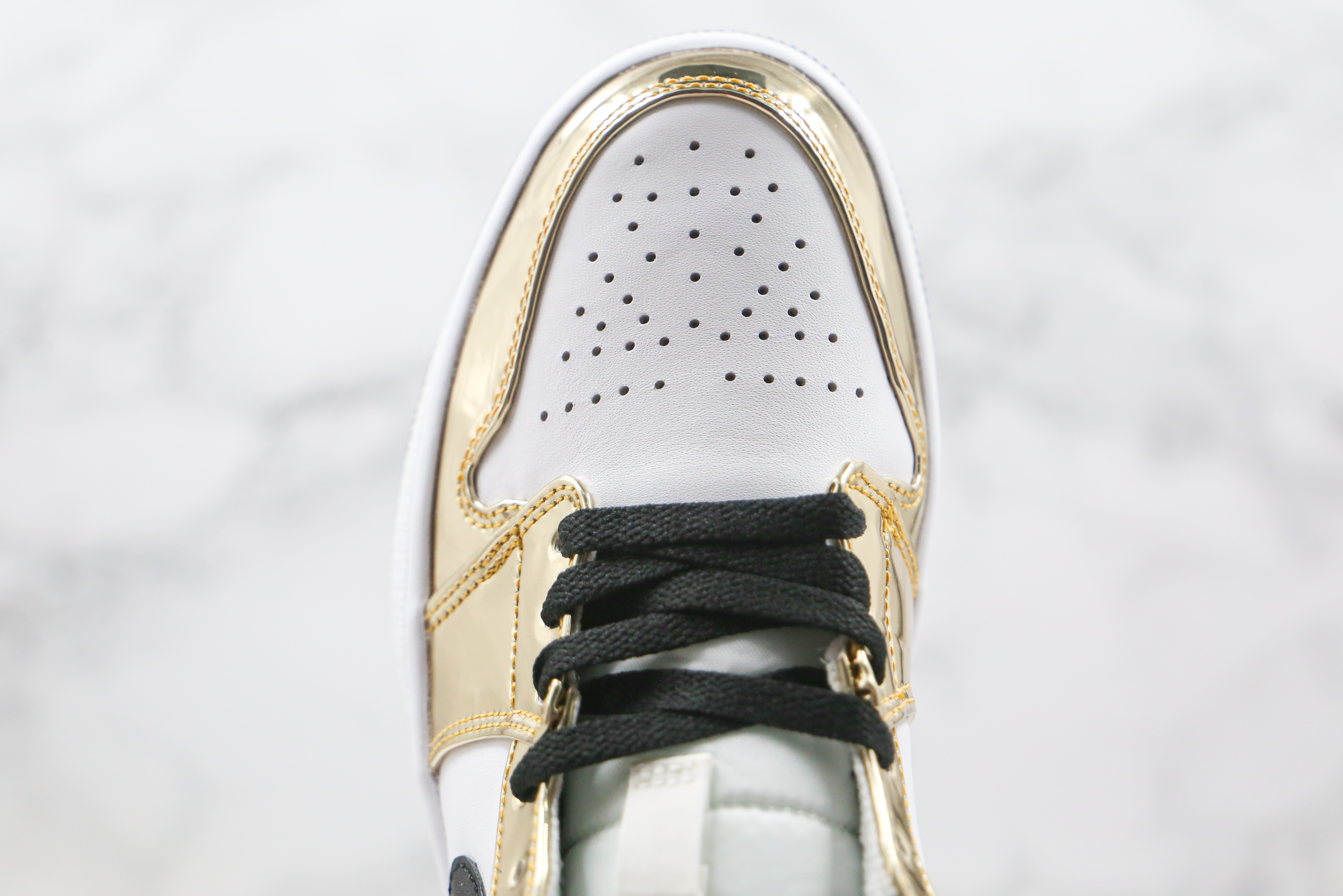 Air Jordan 1 Mid SE GS Metallic Gold