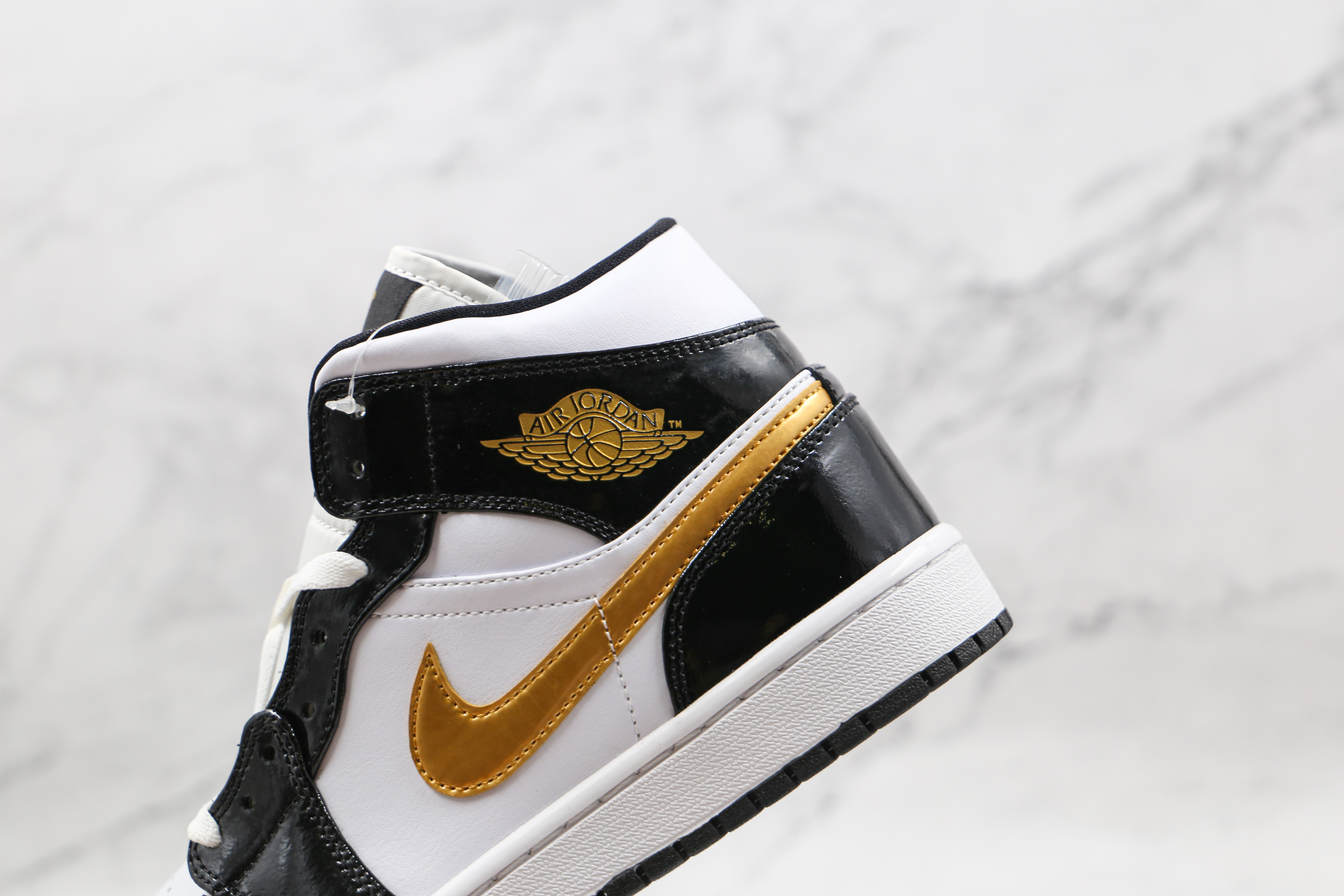 Air Jordan 1 Mid SE Black Gold Patent Leather