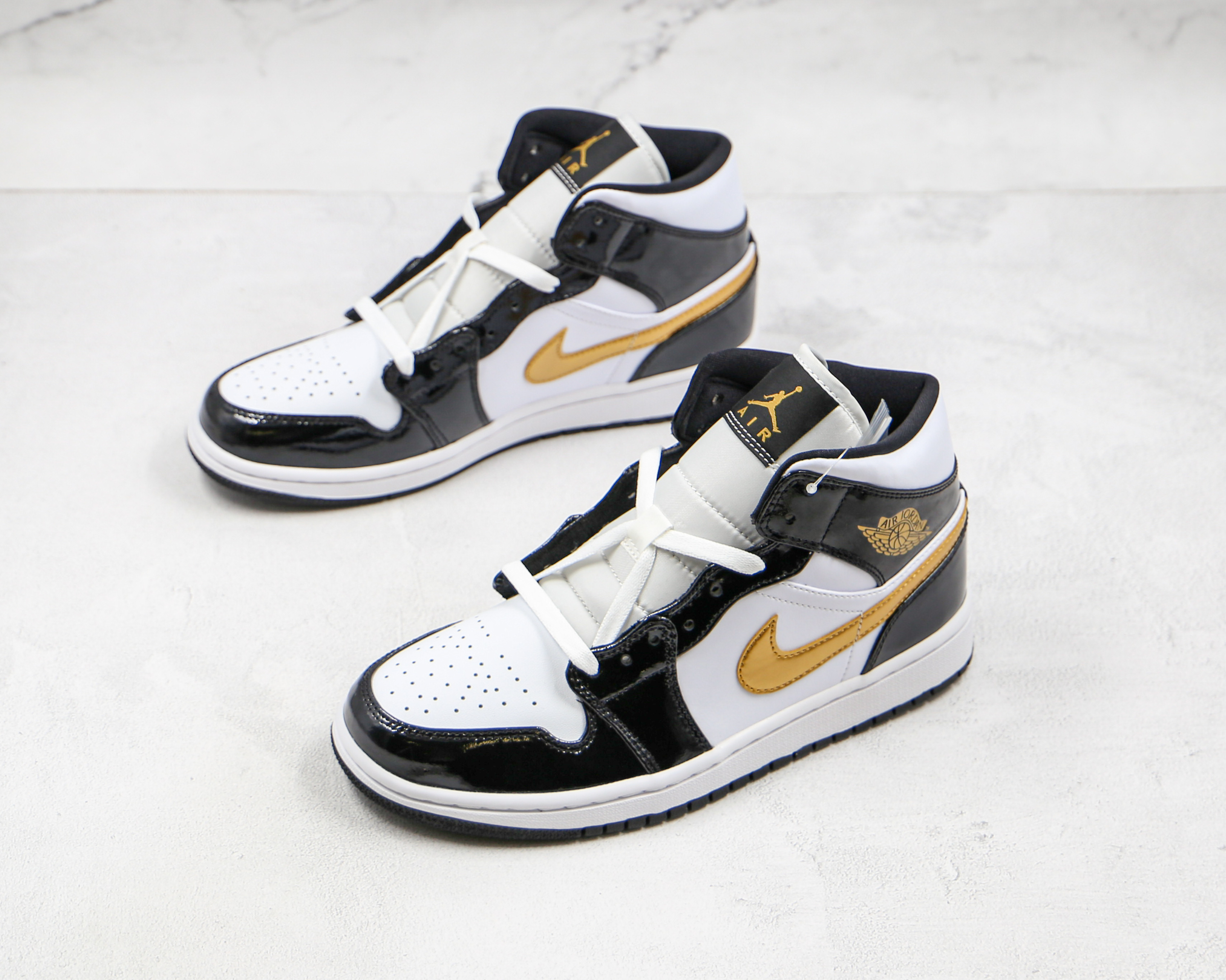 Air Jordan 1 Mid SE Black Gold Patent Leather