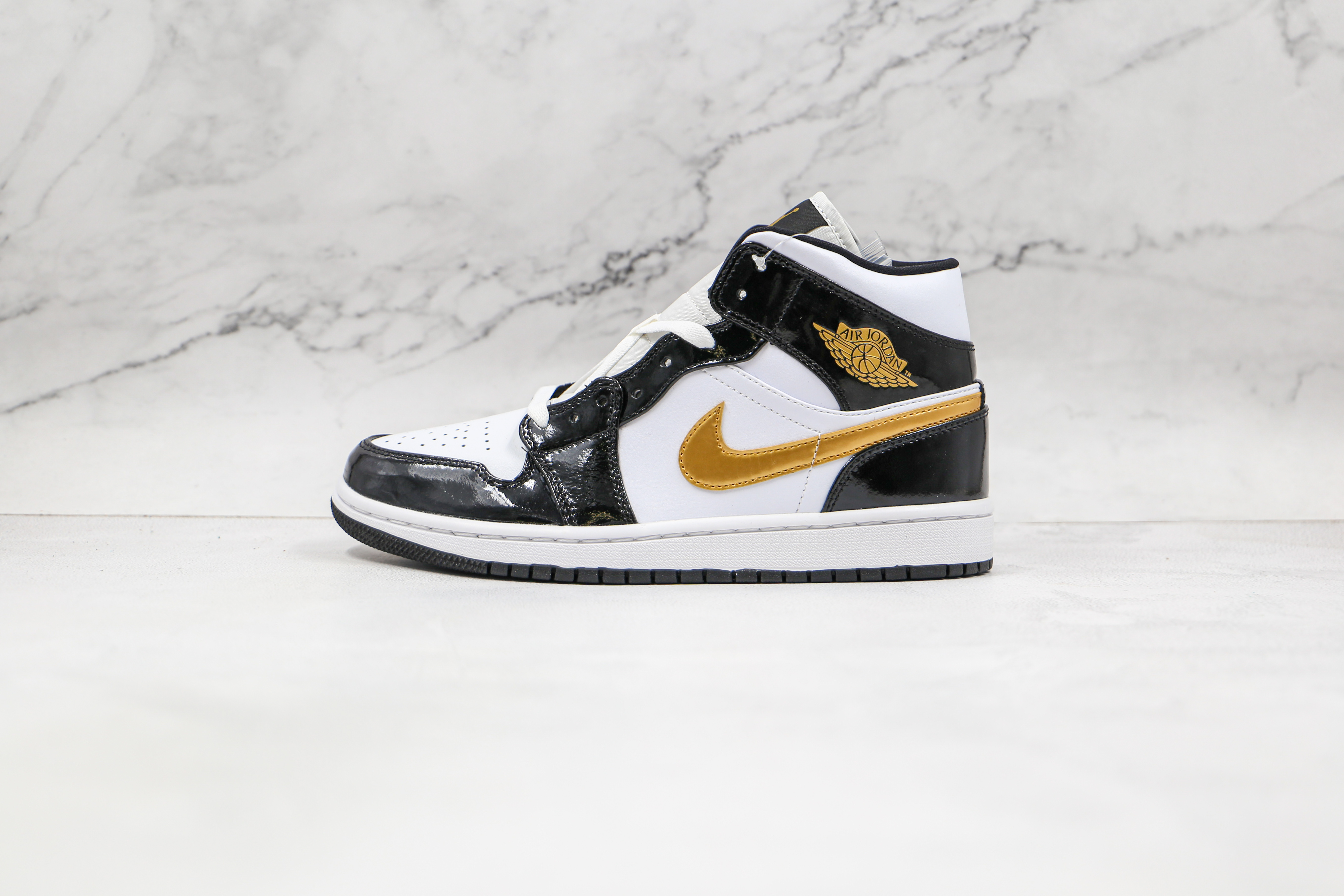 Air Jordan 1 Mid SE Black Gold Patent Leather