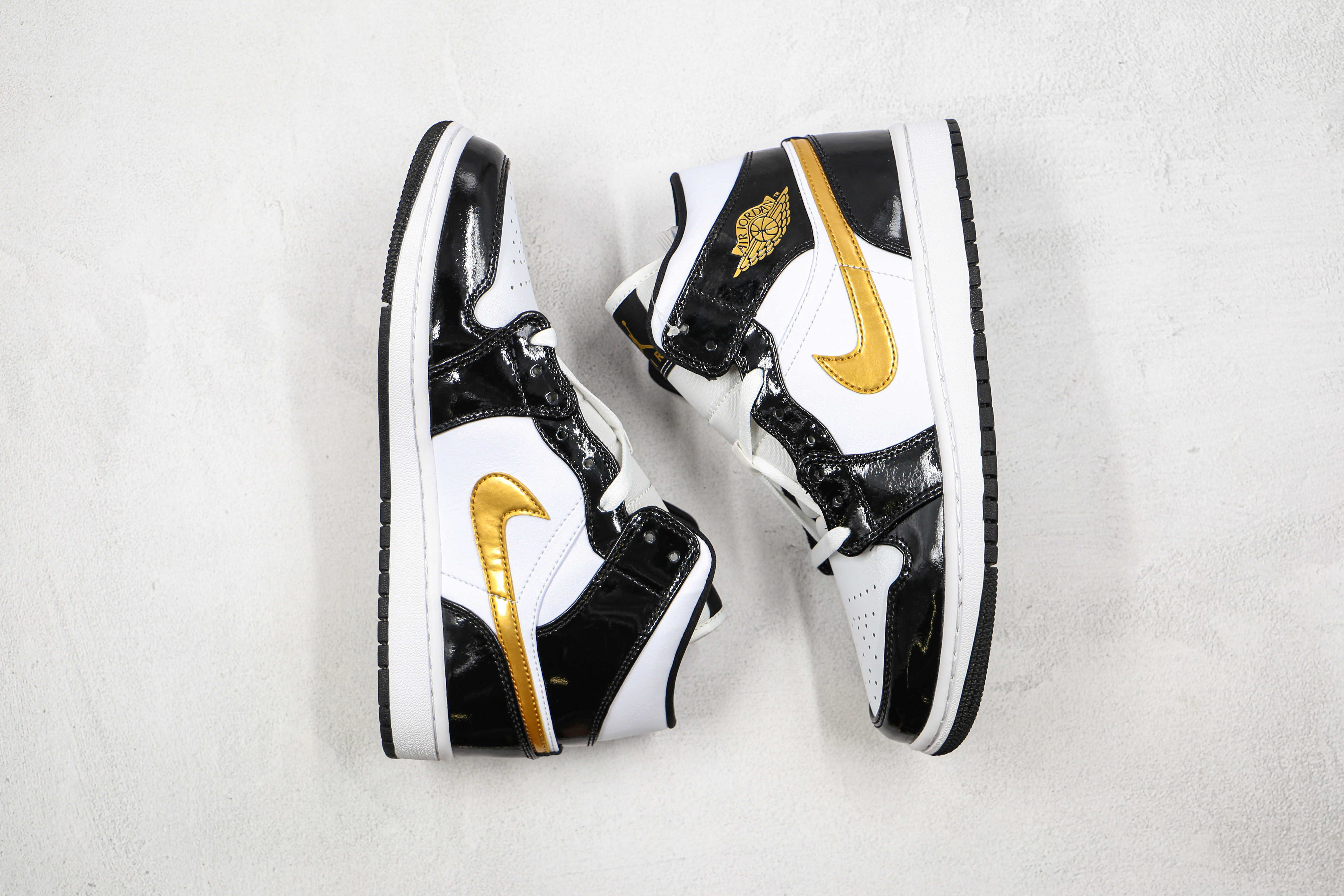 Air Jordan 1 Mid SE Black Gold Patent Leather