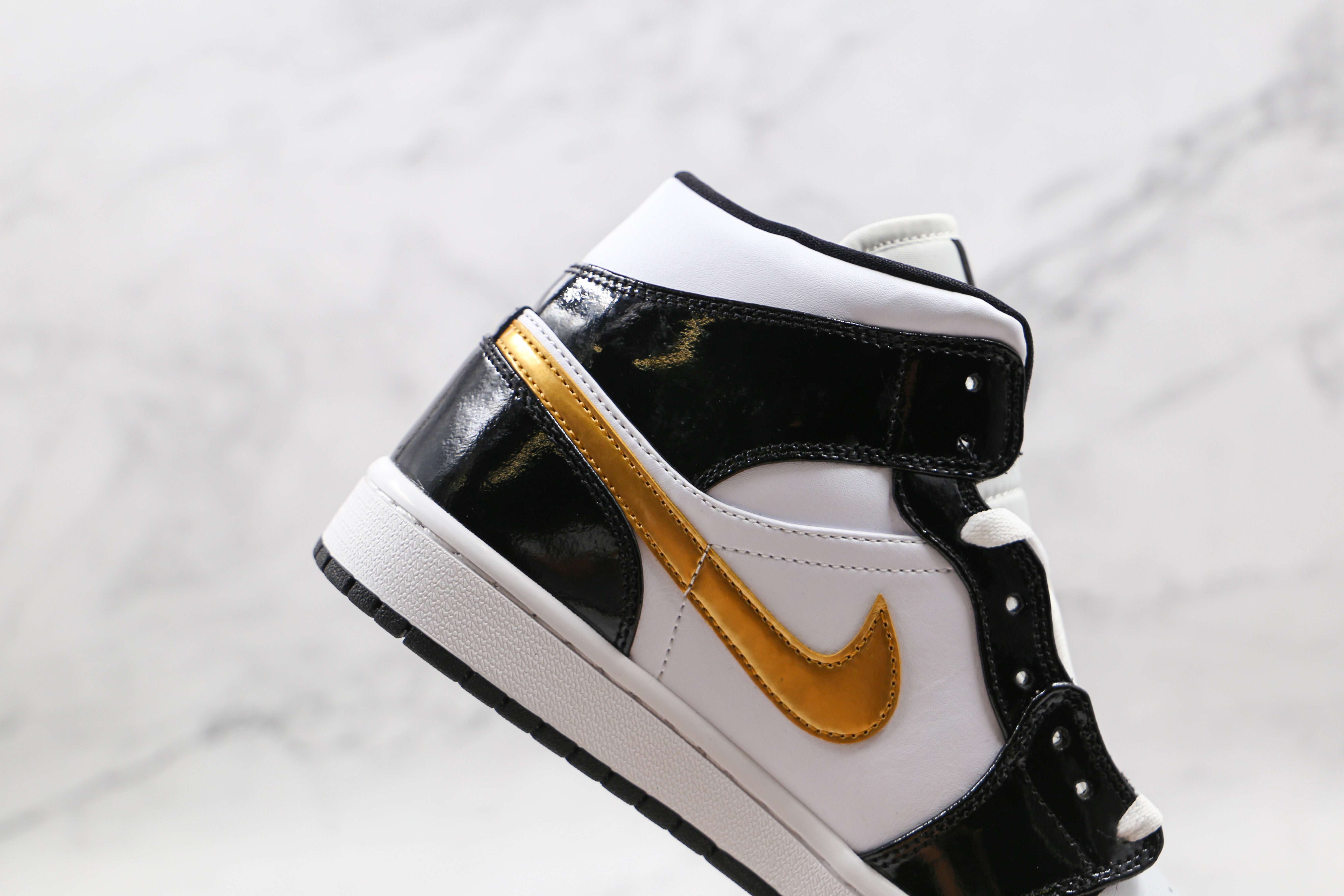 Air Jordan 1 Mid SE Black Gold Patent Leather