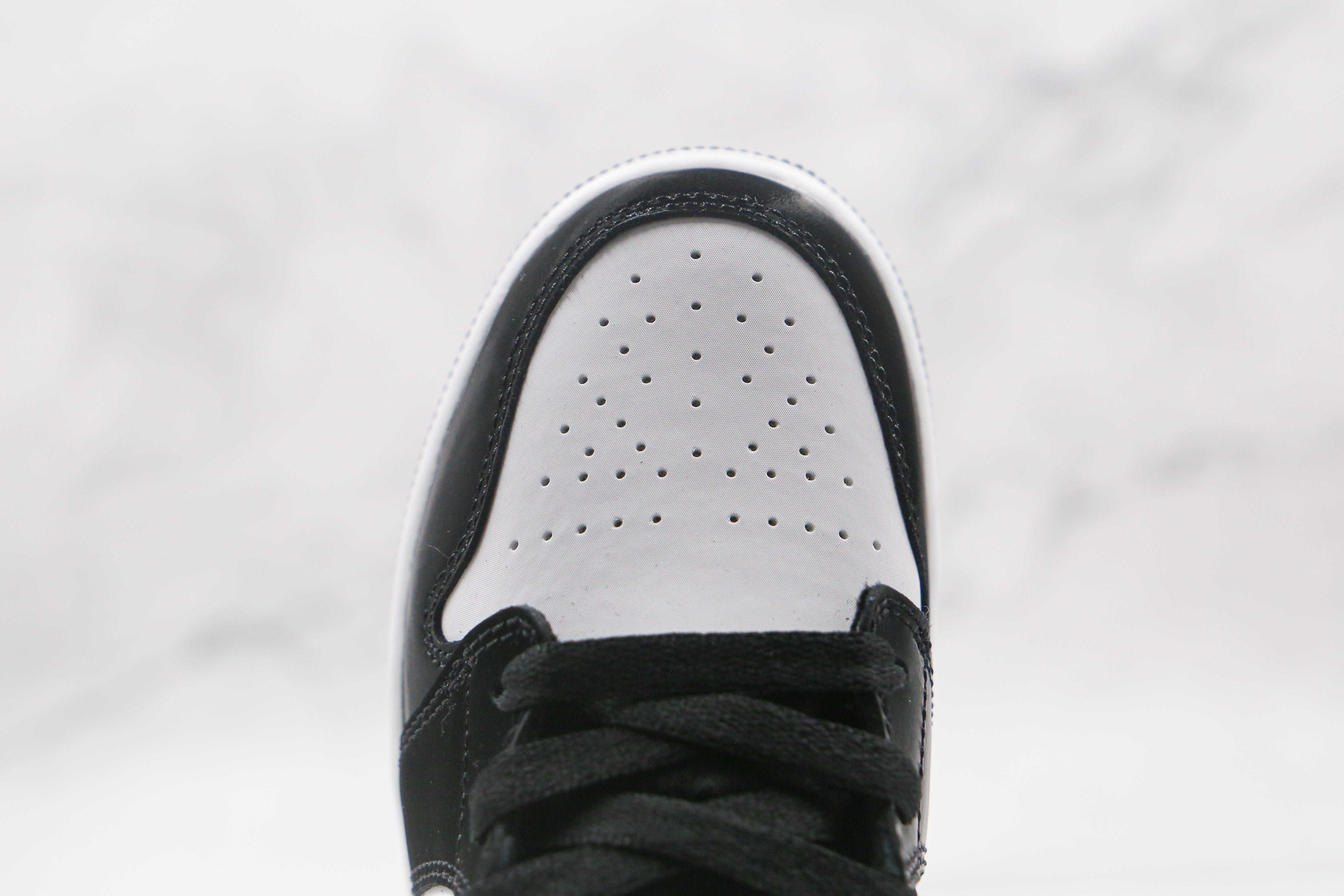 Air Jordan 1 Mid Astronomy Blue