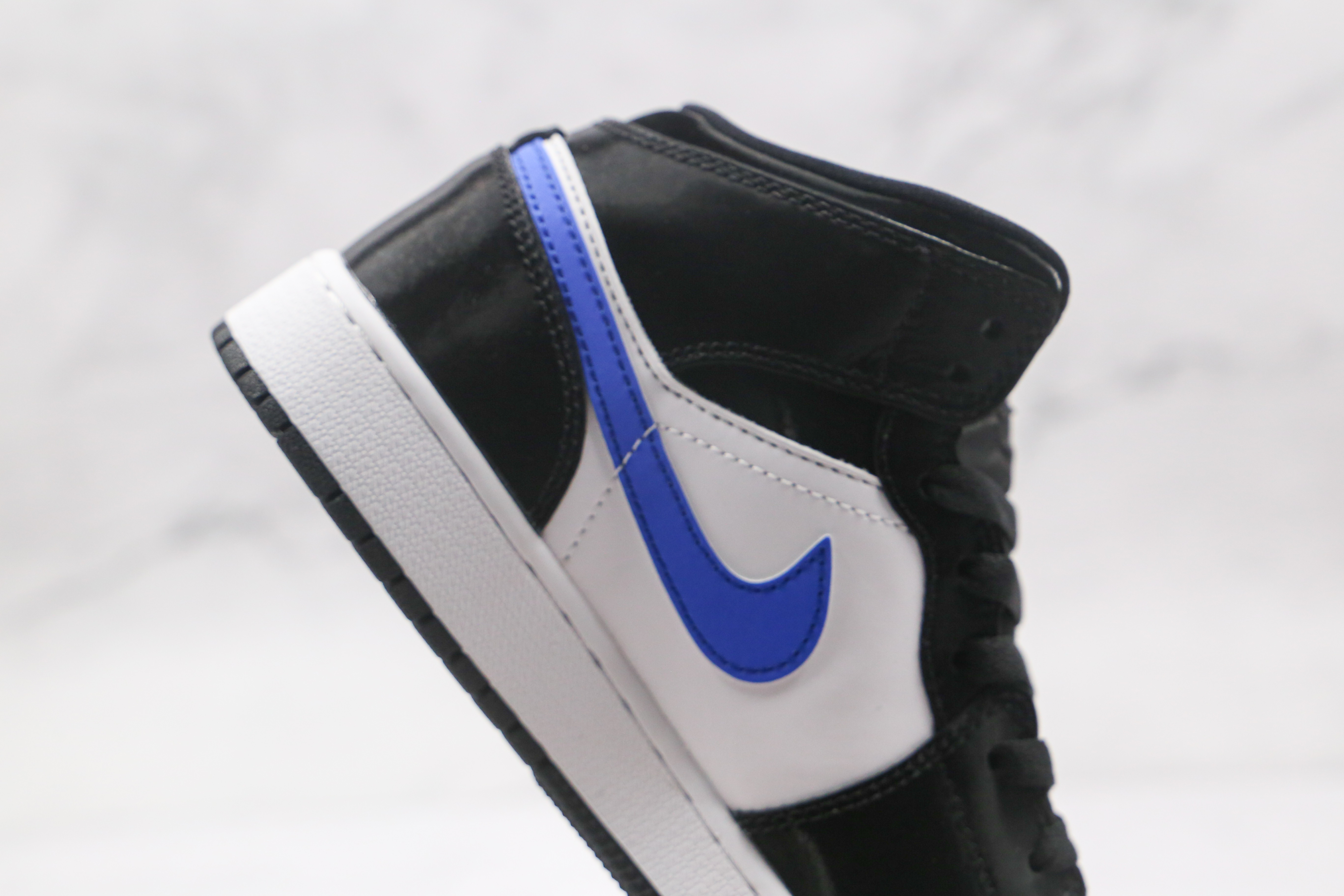 Air Jordan 1 Mid Astronomy Blue