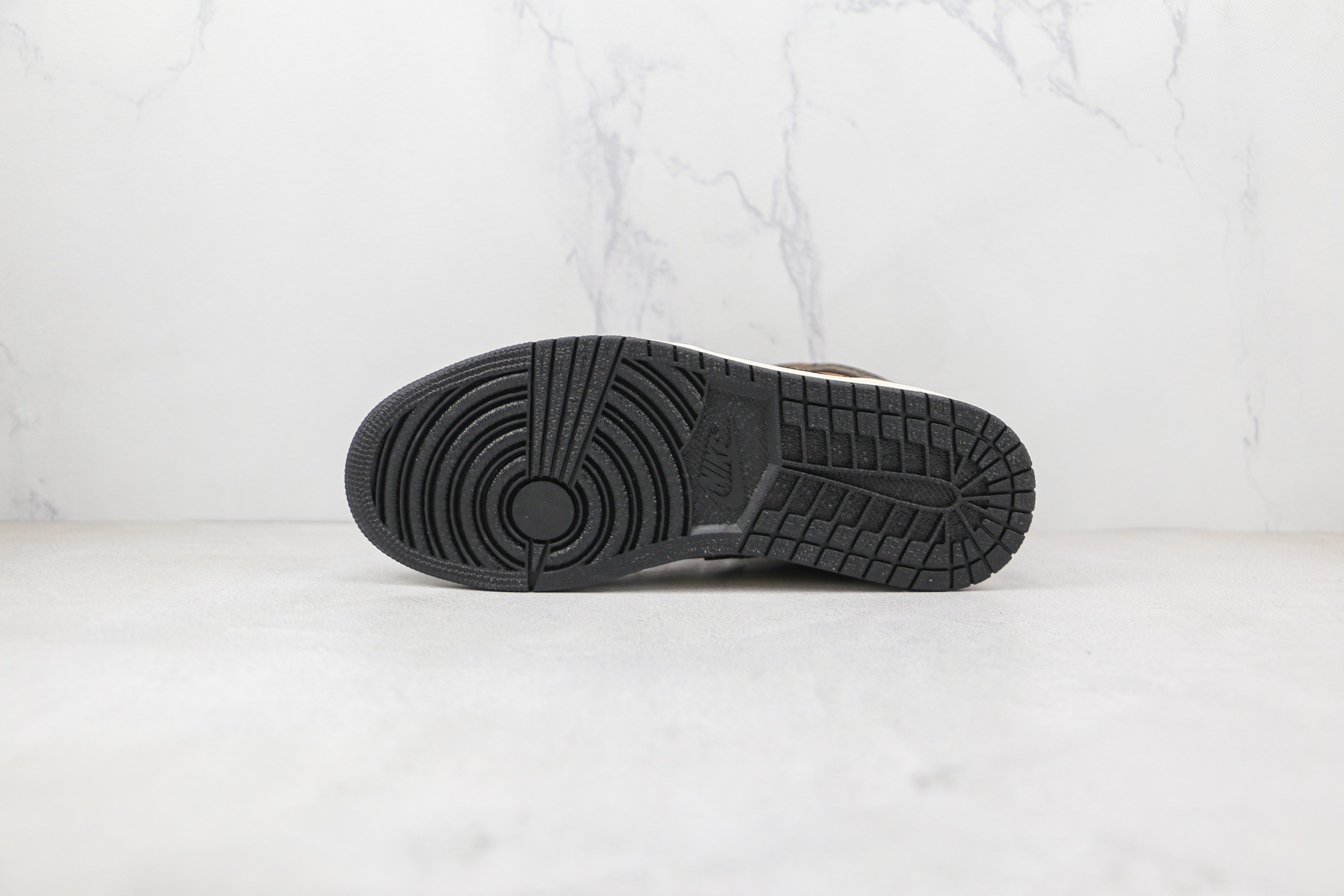 Air Jordan 1 Mid SE Dark Chocolate