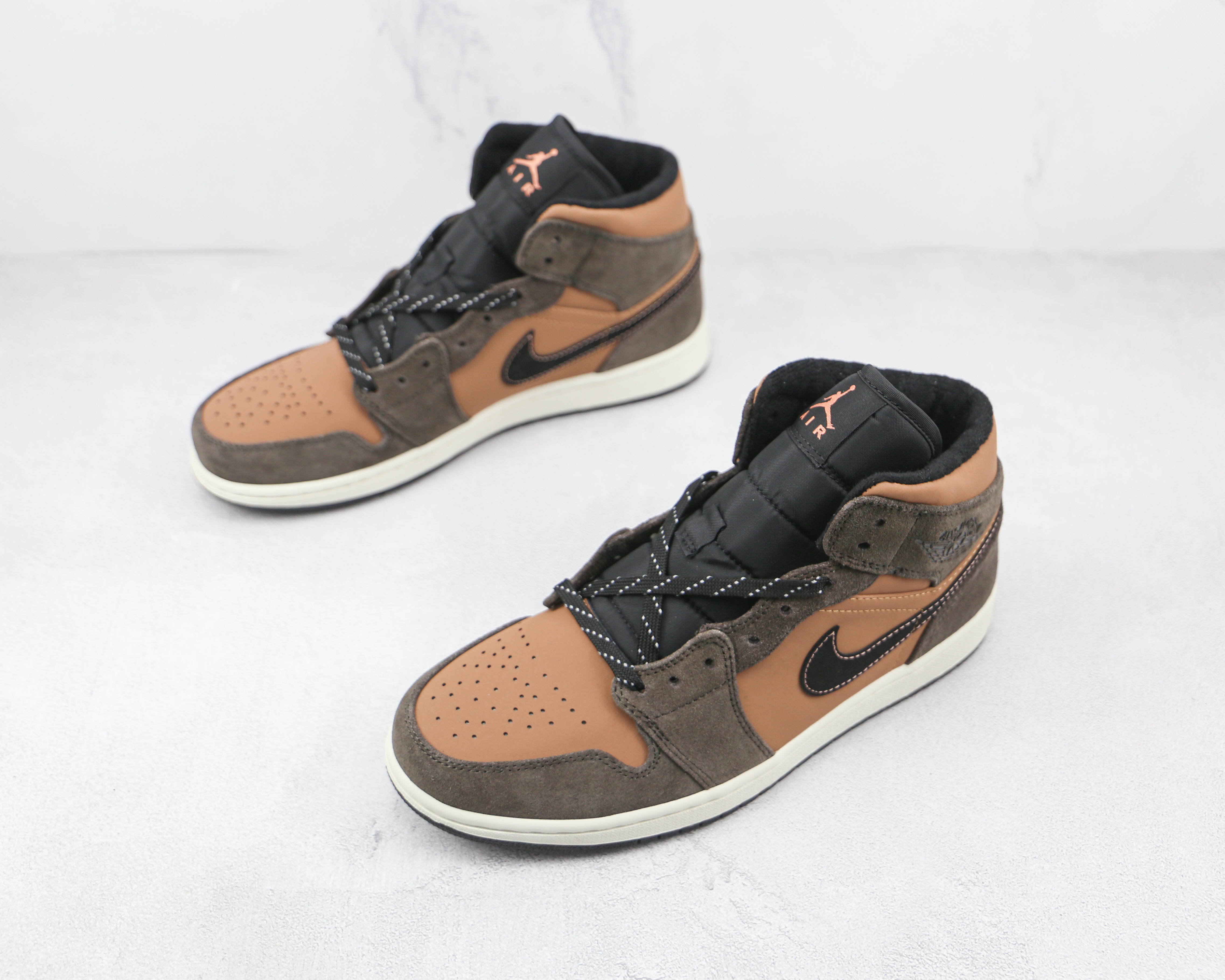 Air Jordan 1 Mid SE Dark Chocolate