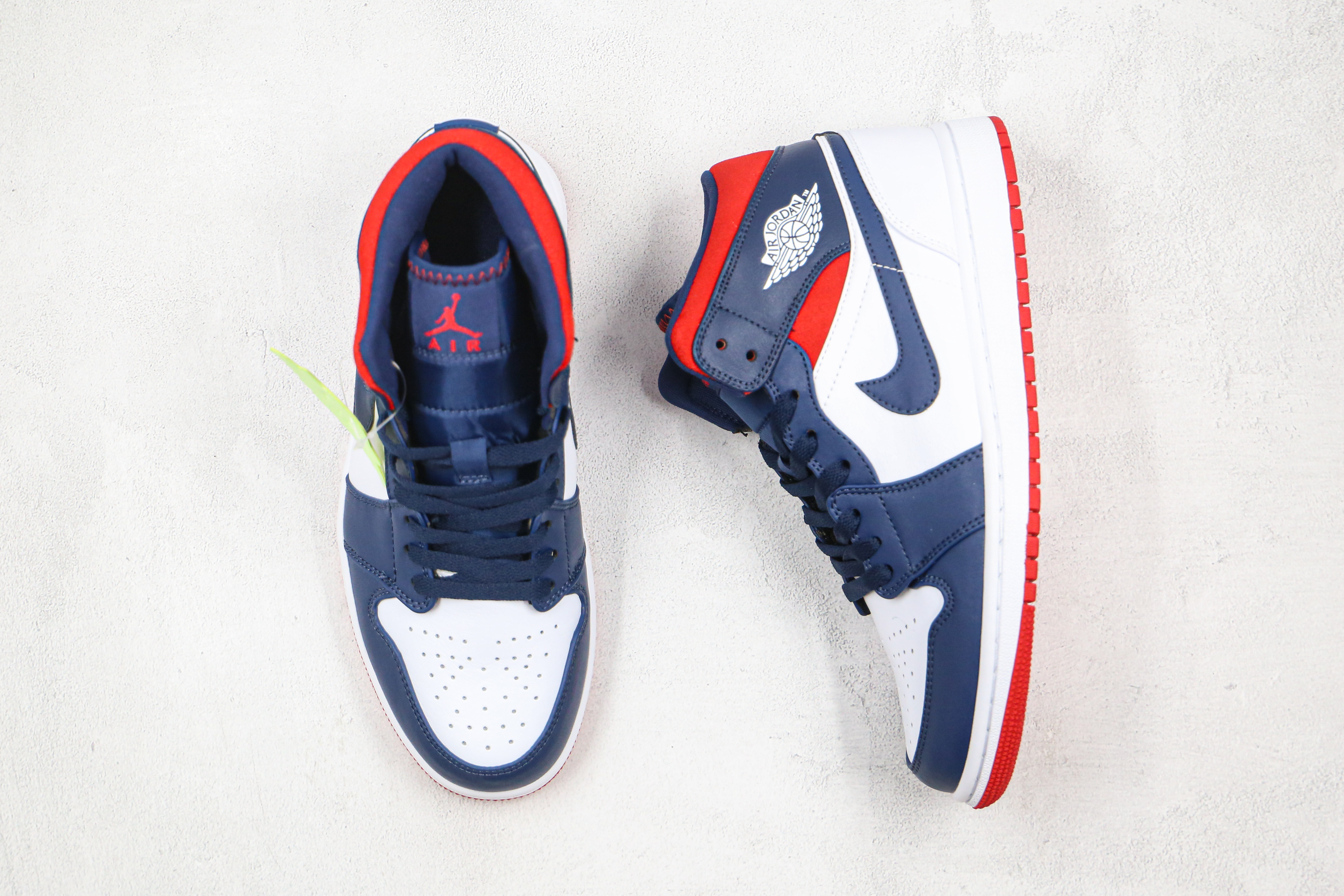 Air Jordan 1 Mid SE USA