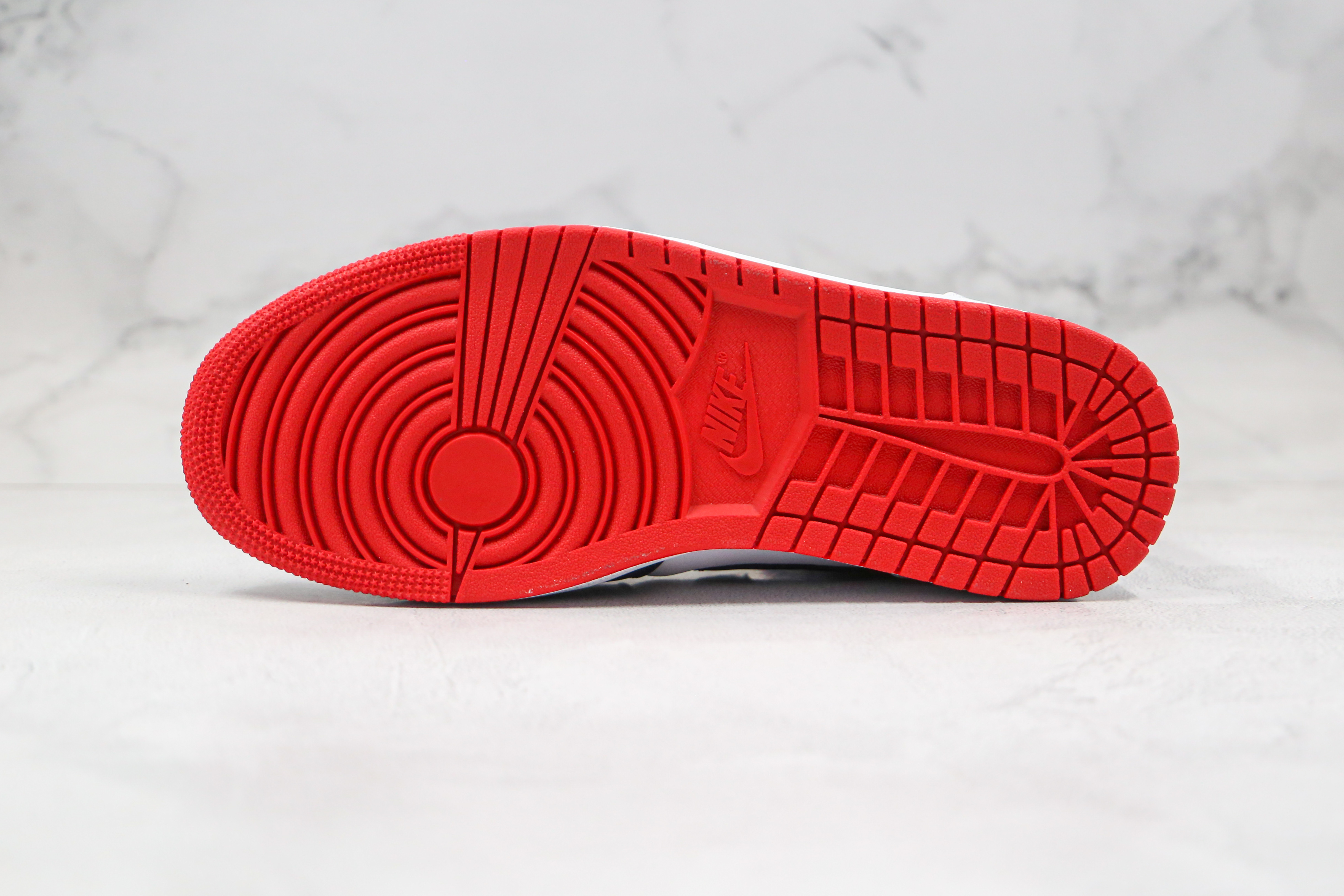 Air Jordan 1 Mid SE USA